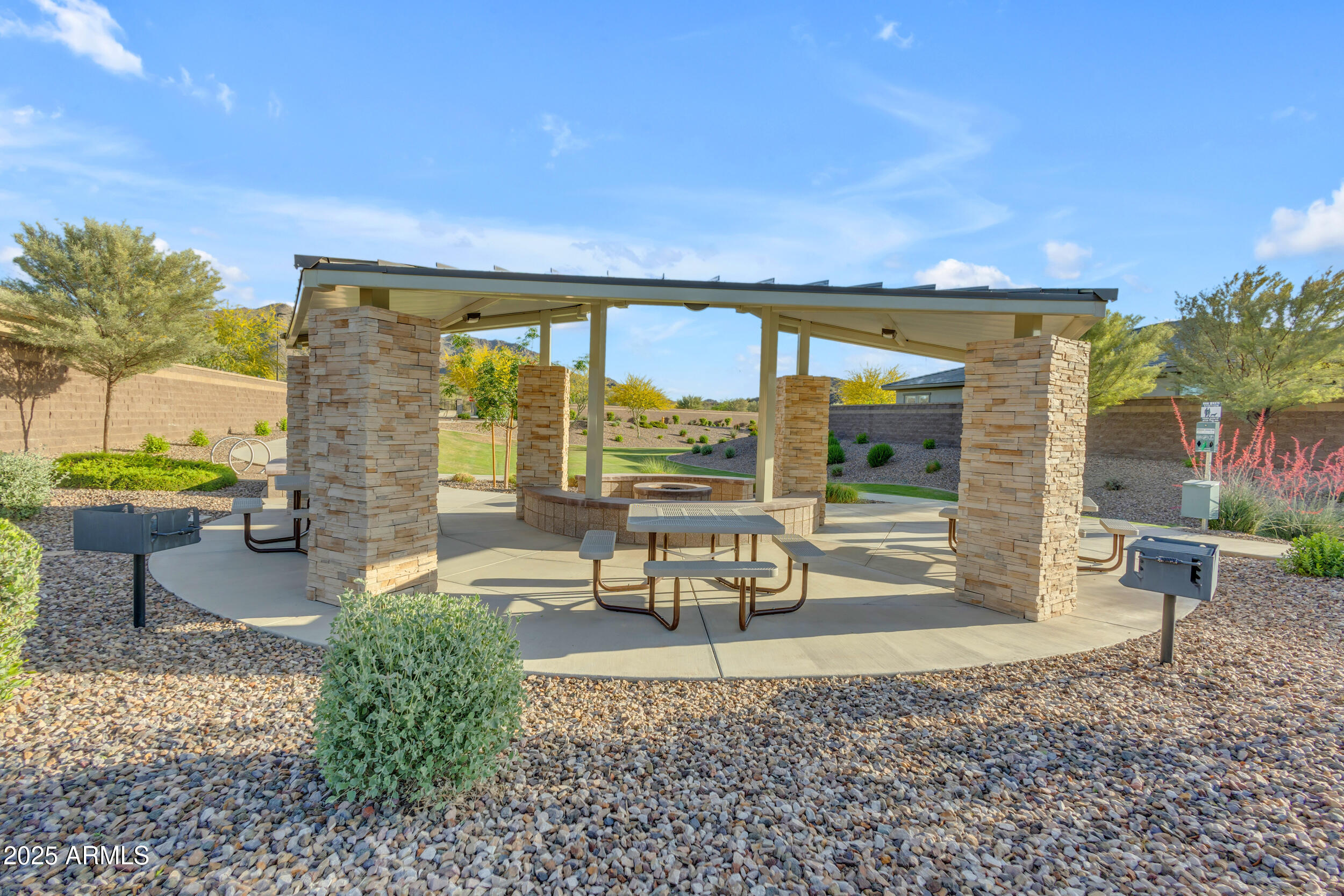 3466 E HAZELTINE Way