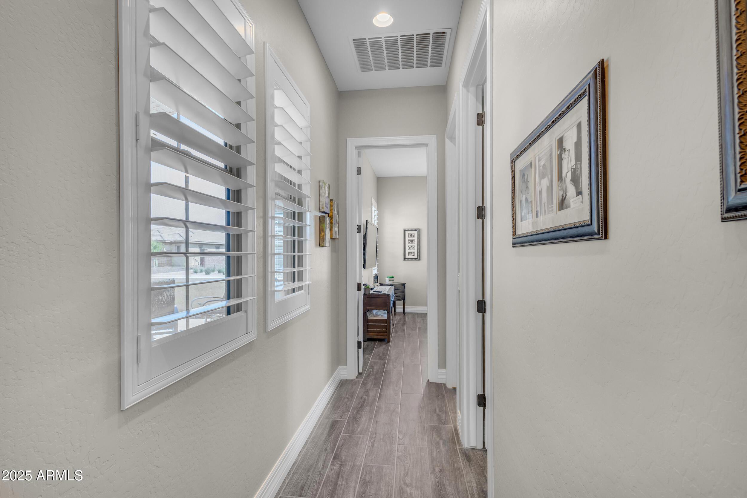 3466 E HAZELTINE Way