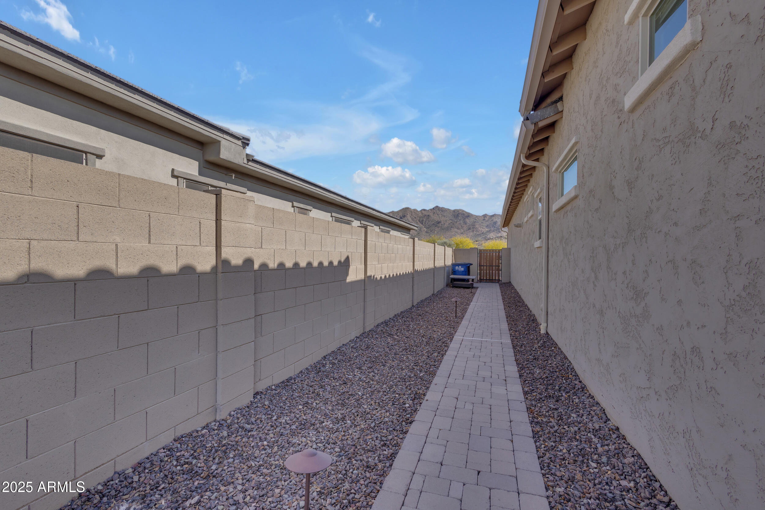 3466 E HAZELTINE Way