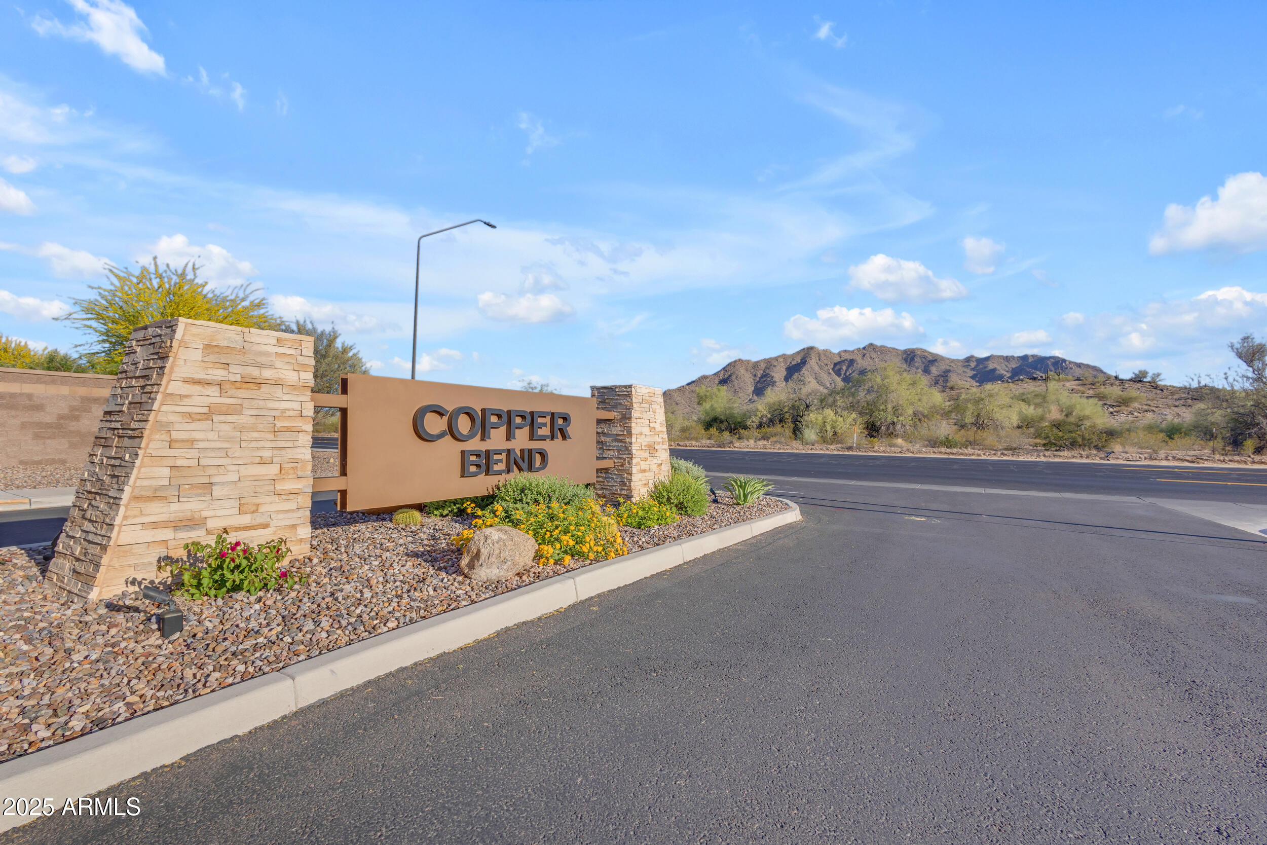 3466 E HAZELTINE Way