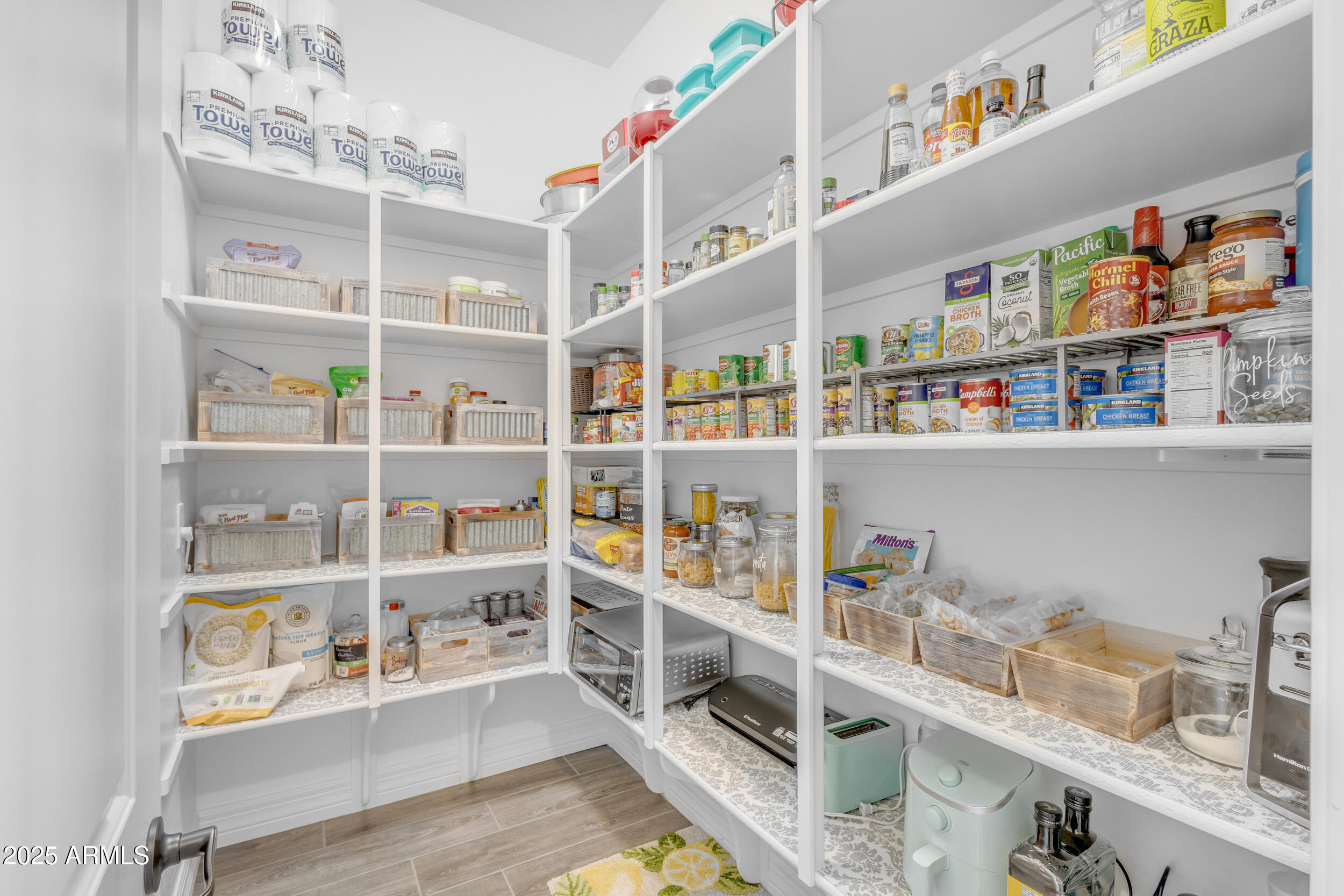 3466 E HAZELTINE Way