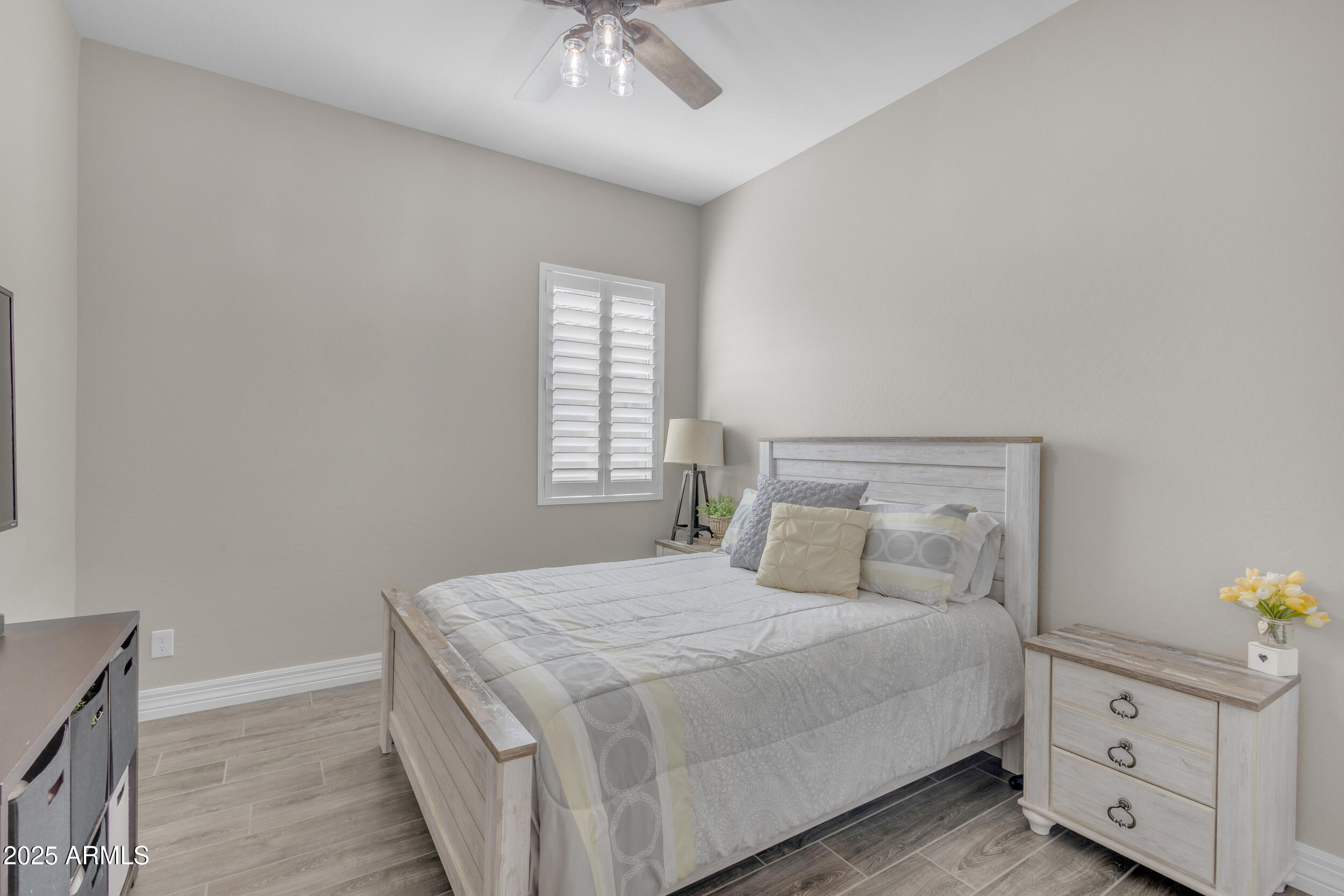 3466 E HAZELTINE Way