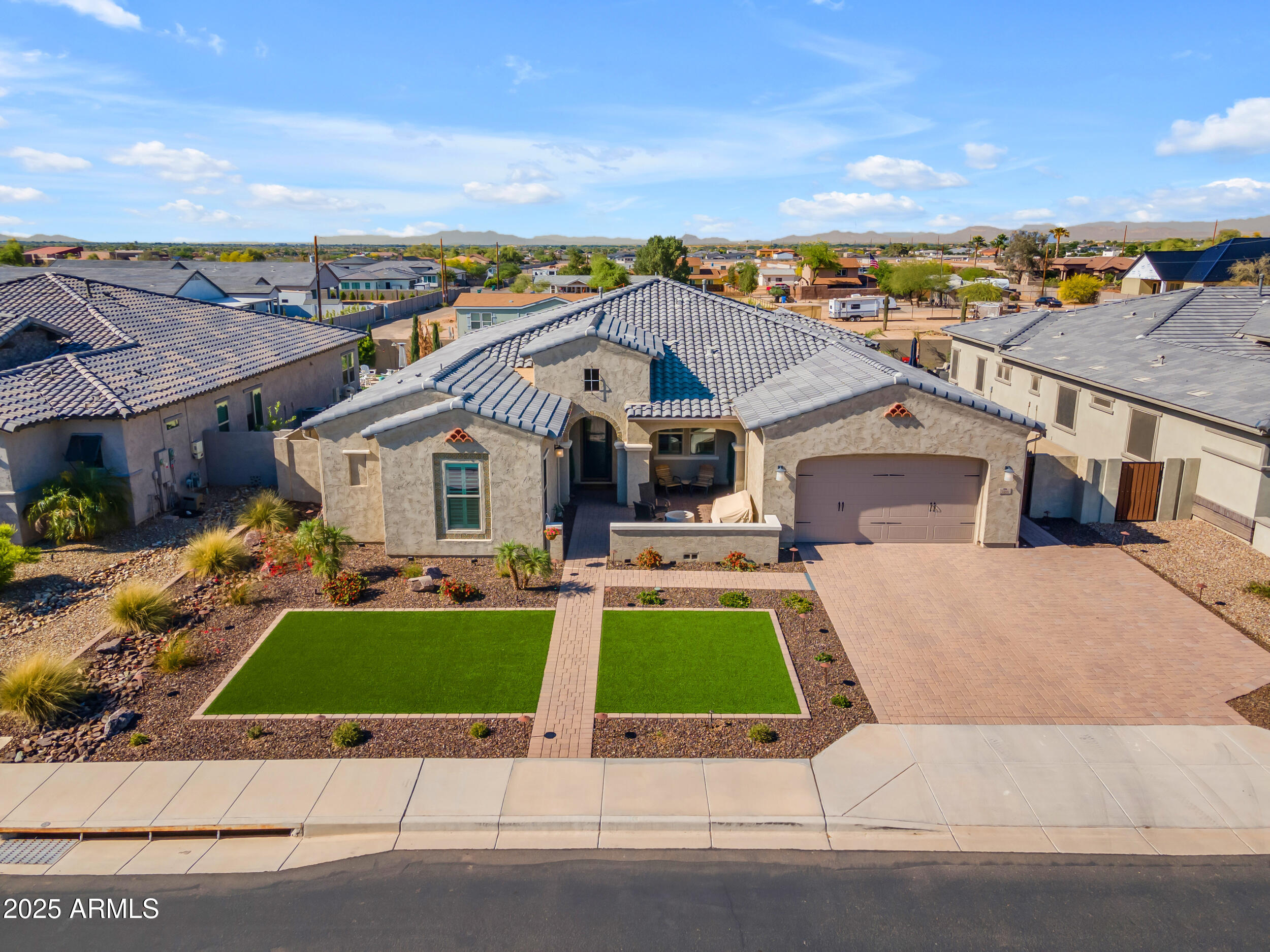 3466 E HAZELTINE Way