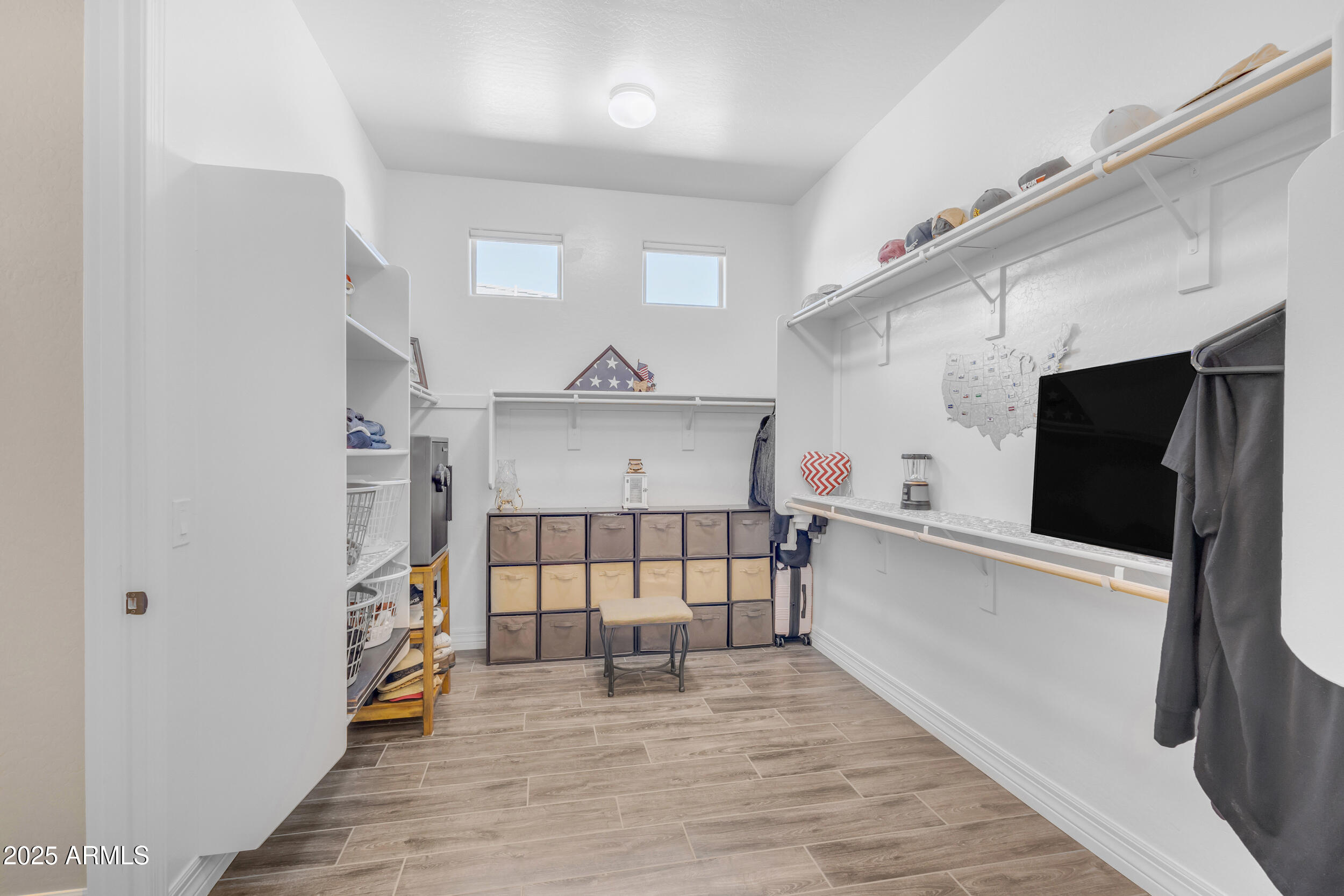 3466 E HAZELTINE Way