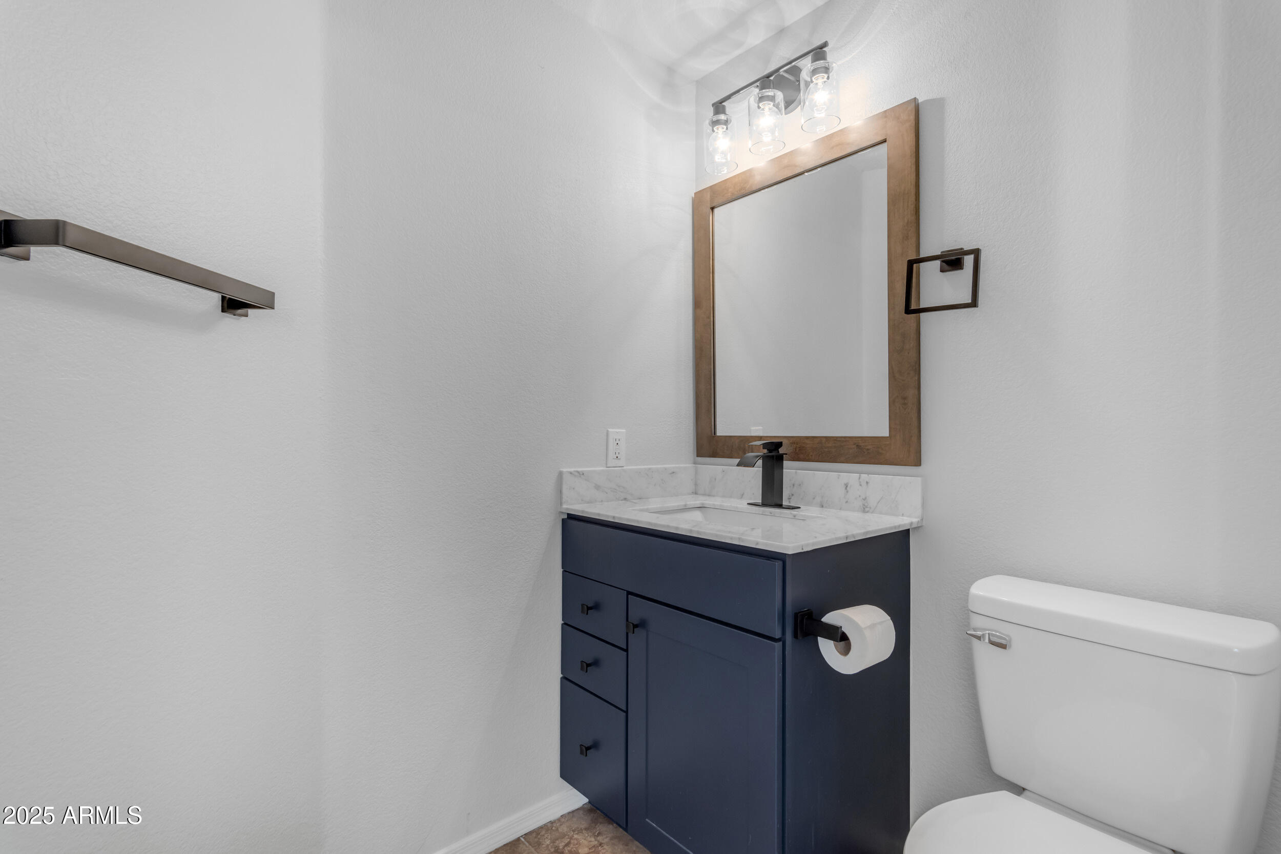 2402 E 5TH Street, 1621