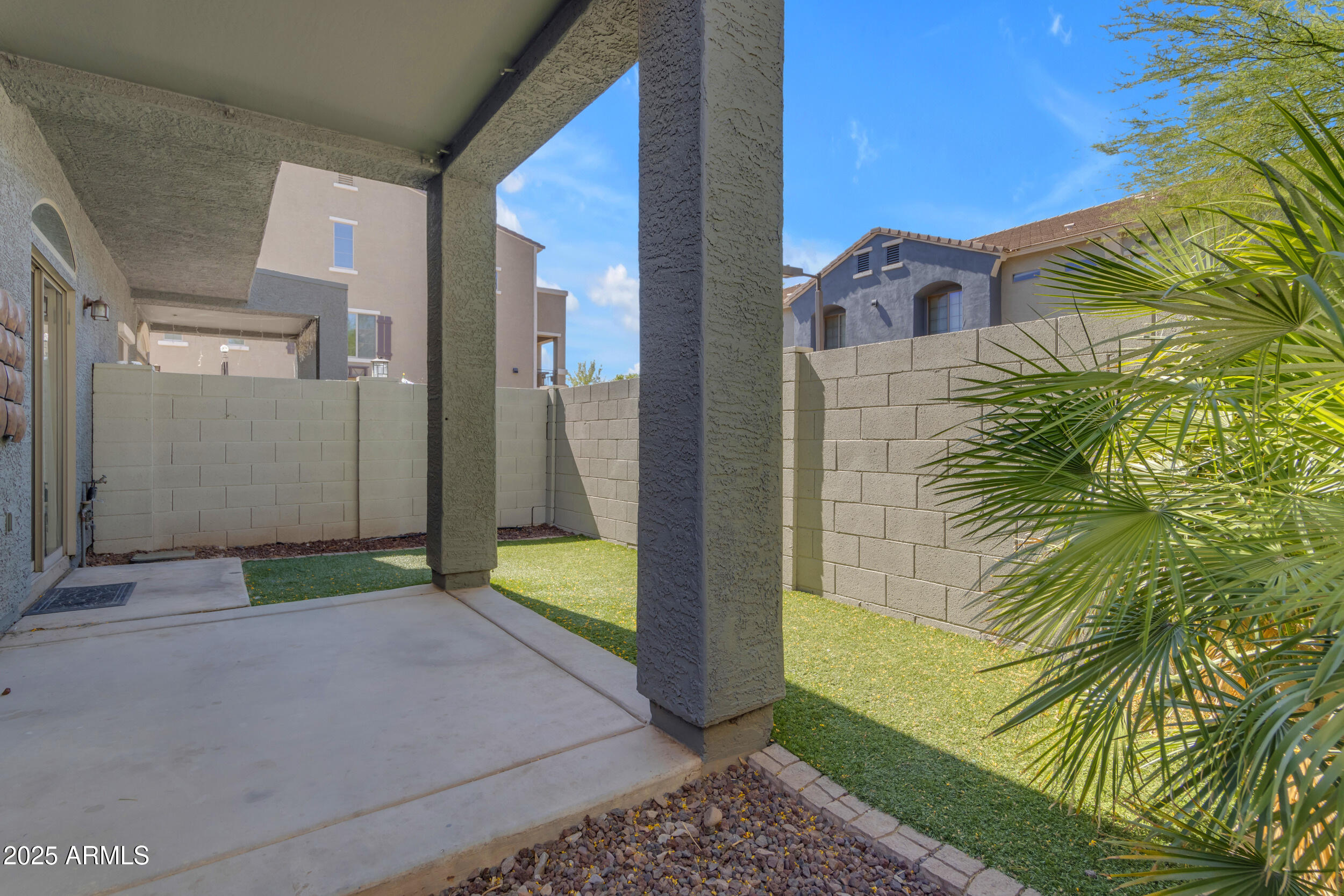 2402 E 5TH Street, 1621