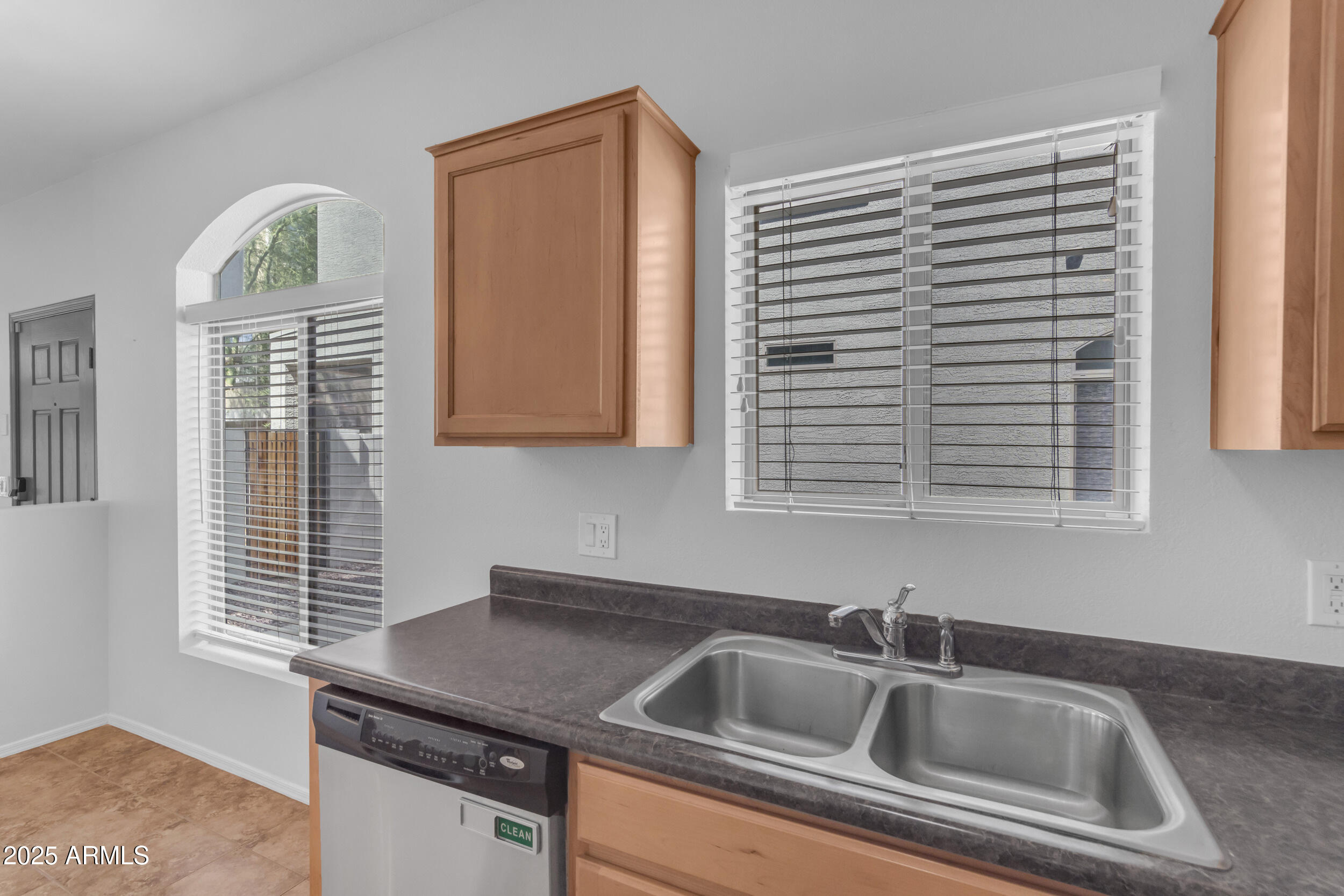 2402 E 5TH Street, 1621