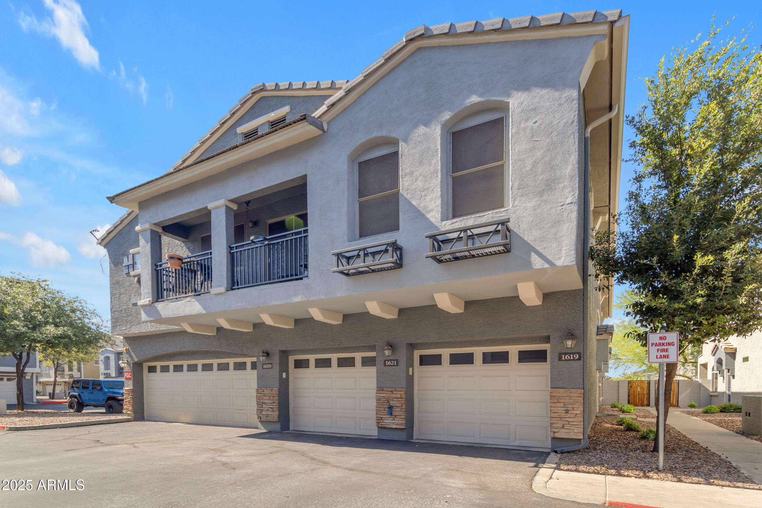 2402 E 5TH Street, 1621