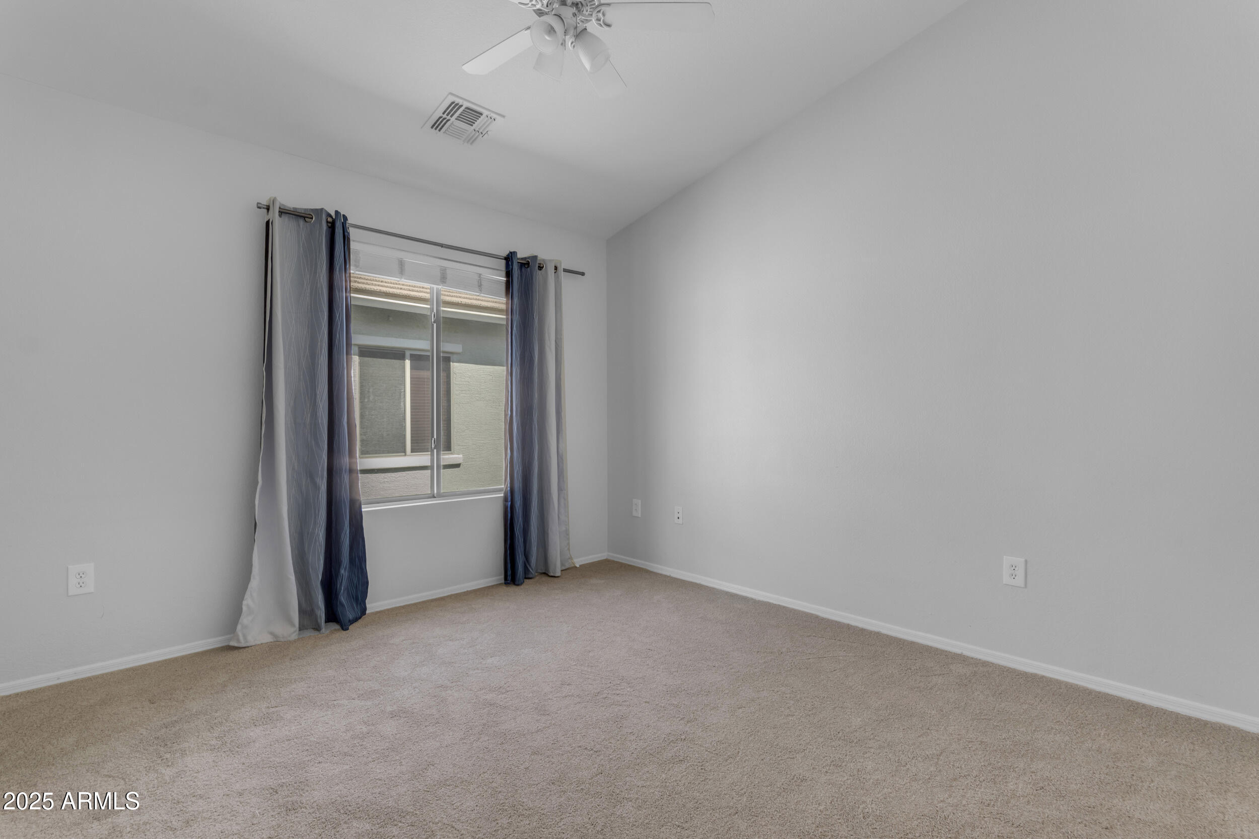 2402 E 5TH Street, 1621