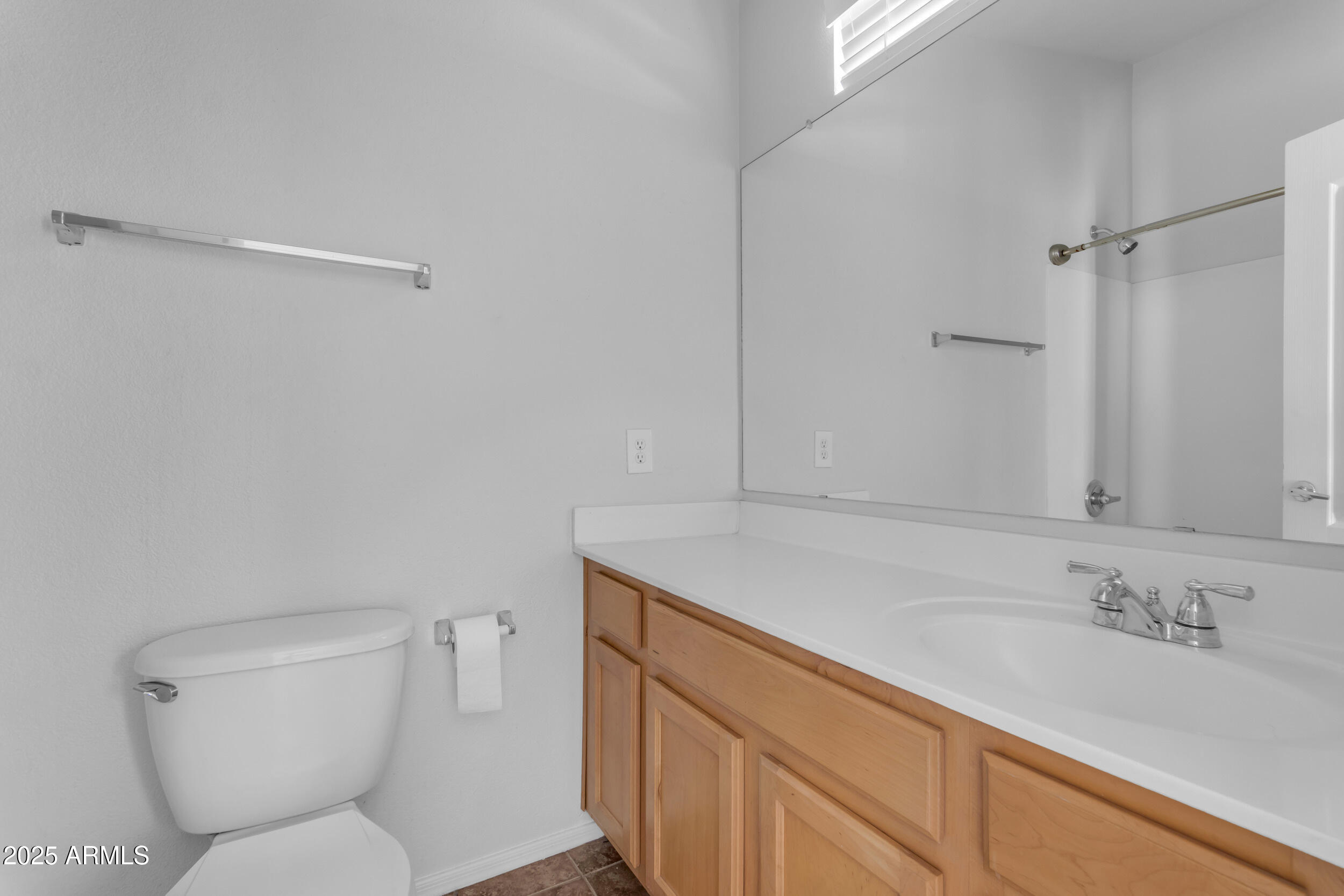 2402 E 5TH Street, 1621