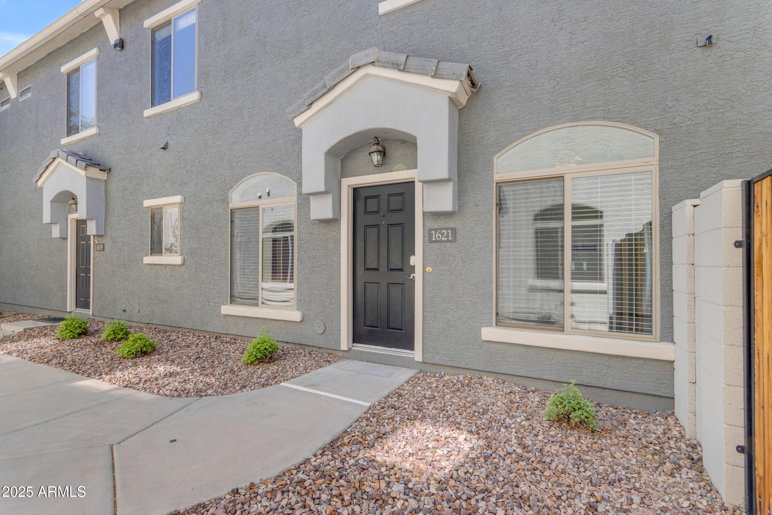 2402 E 5TH Street, 1621