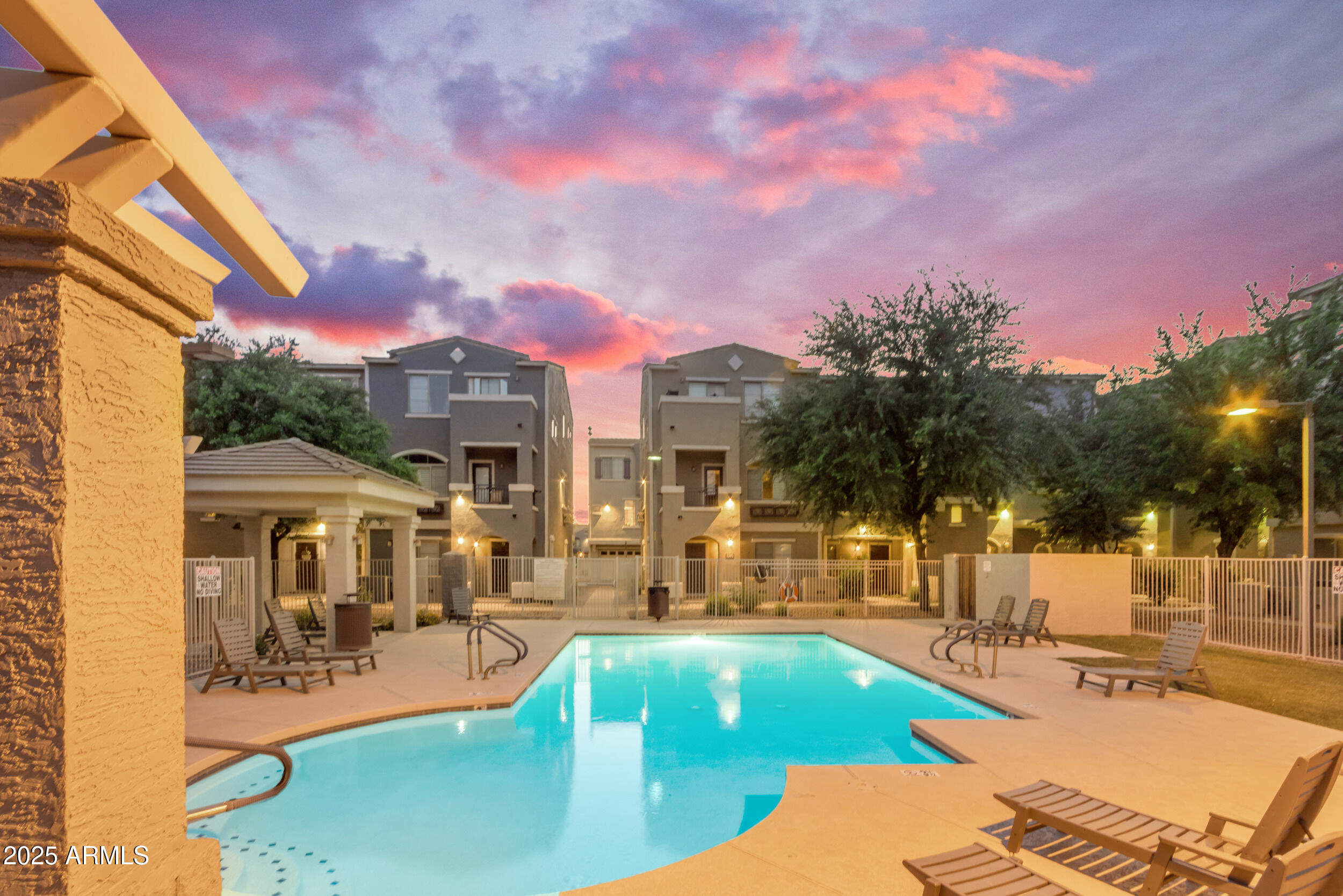 2402 E 5TH Street, 1621