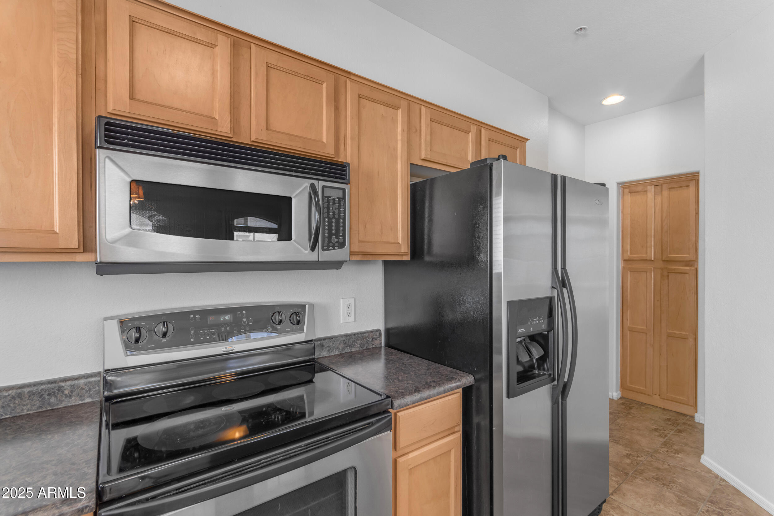 2402 E 5TH Street, 1621