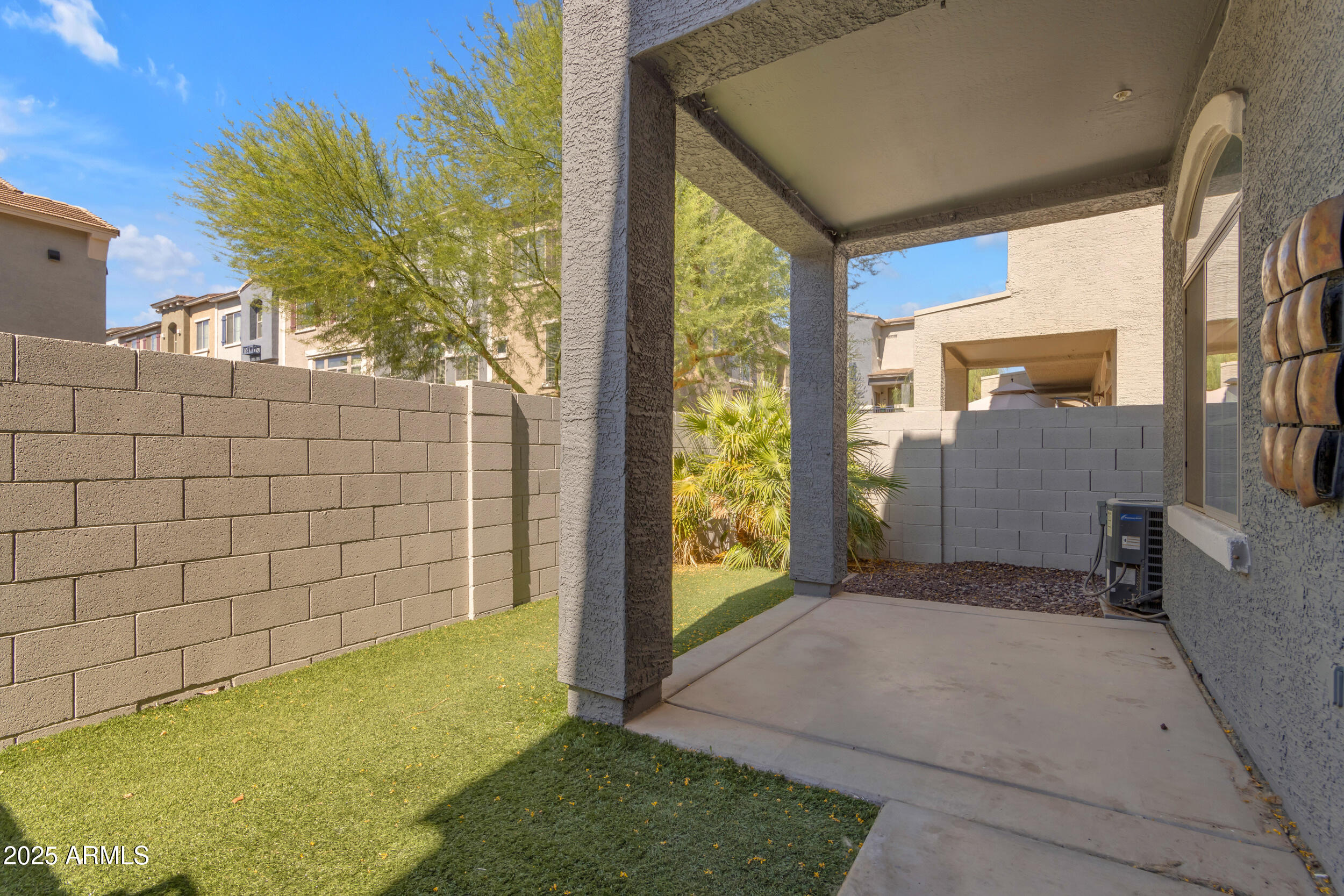 2402 E 5TH Street, 1621