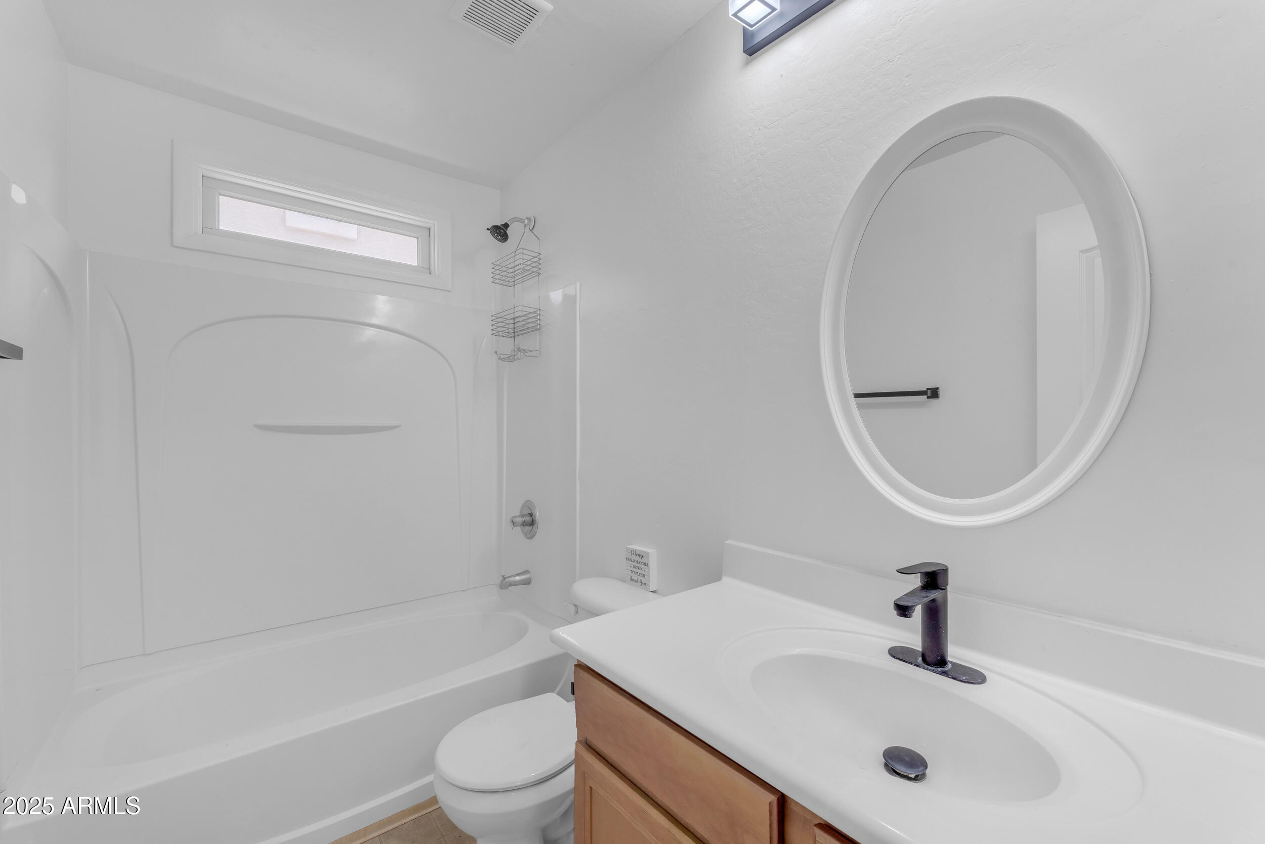 2318 E SUNLAND Avenue