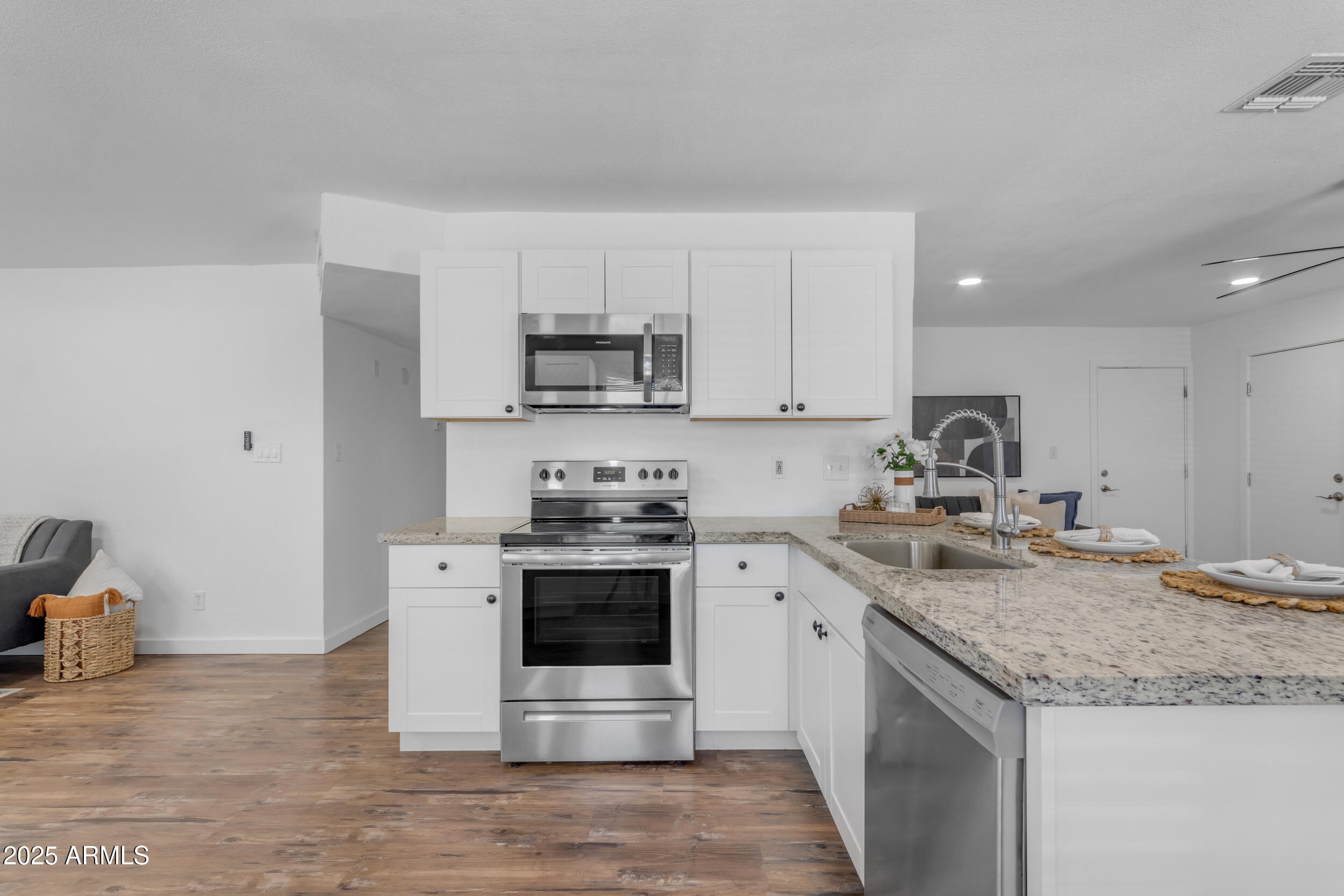 1511 E HARMONY Avenue