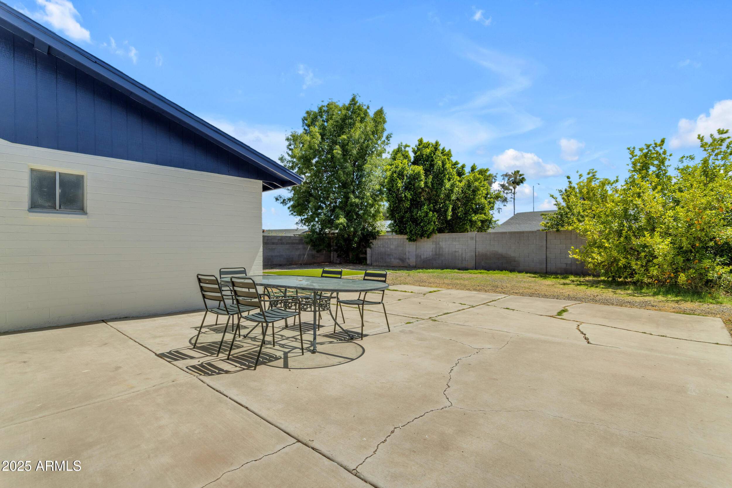 1511 E HARMONY Avenue