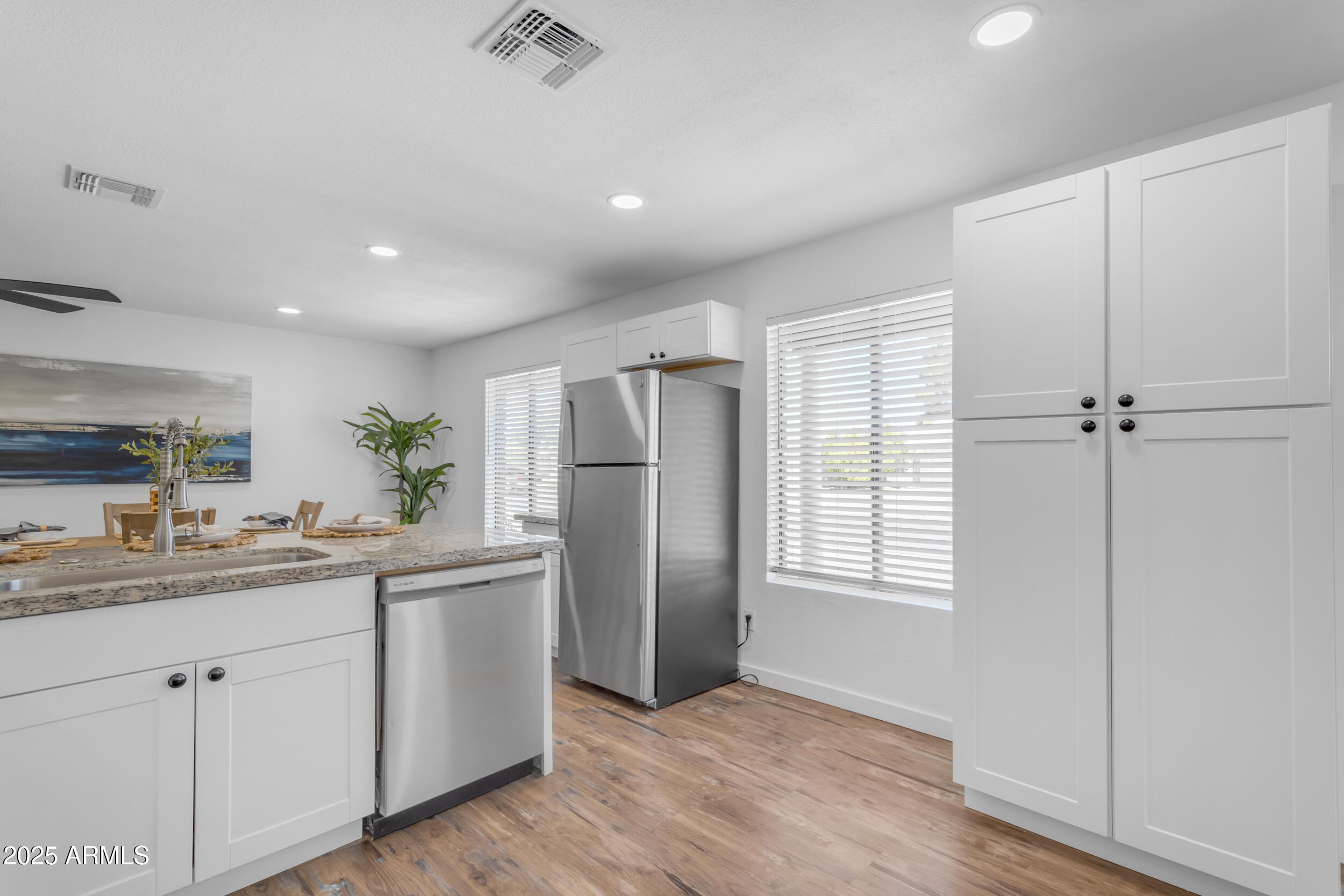 1511 E HARMONY Avenue