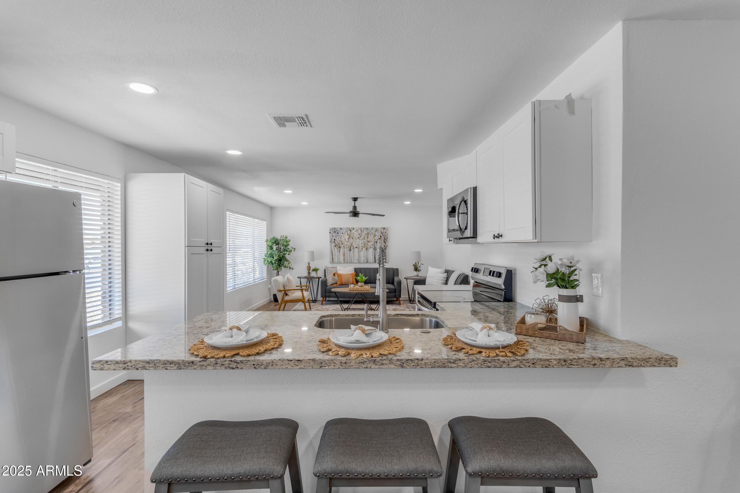 1511 E HARMONY Avenue