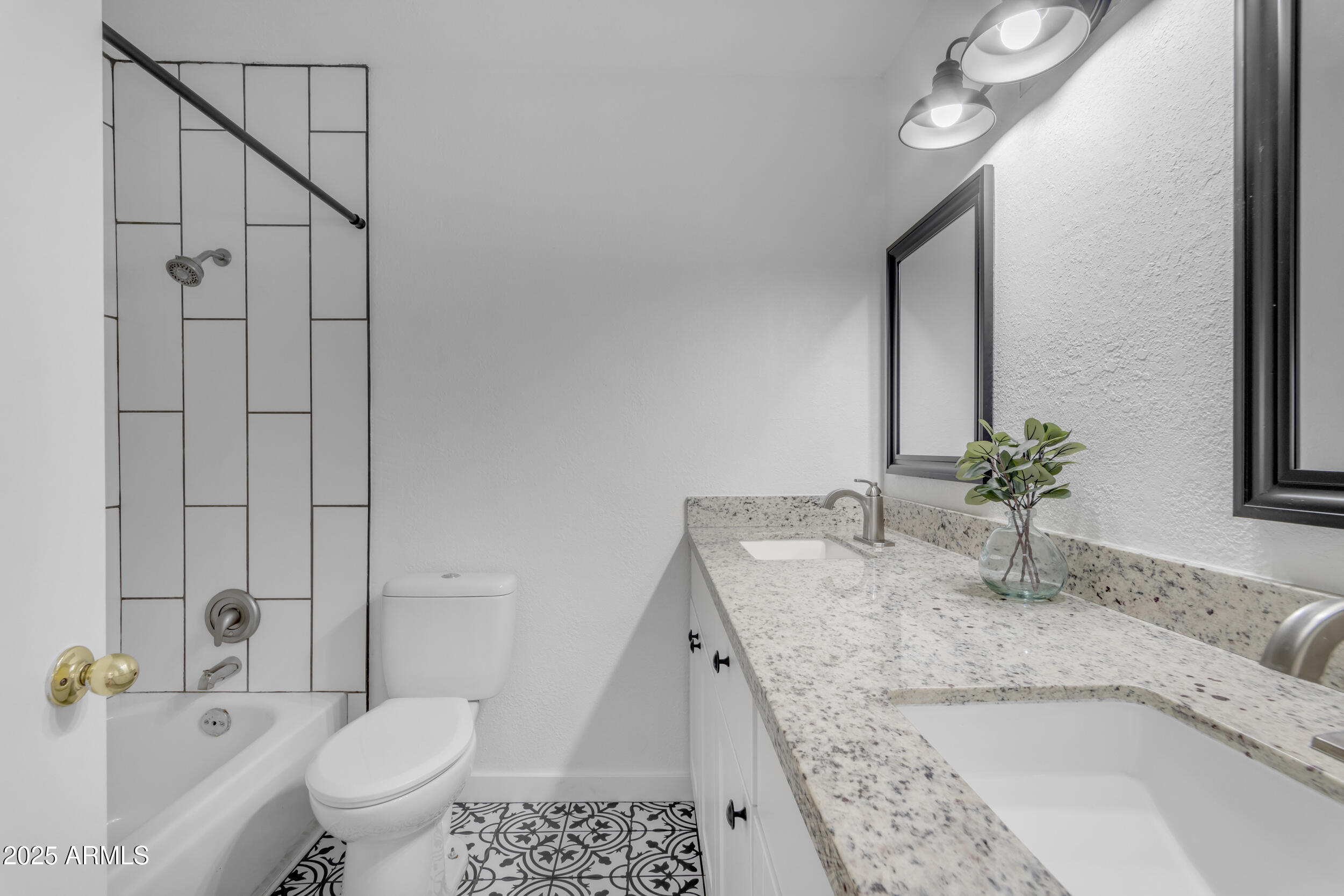 1511 E HARMONY Avenue