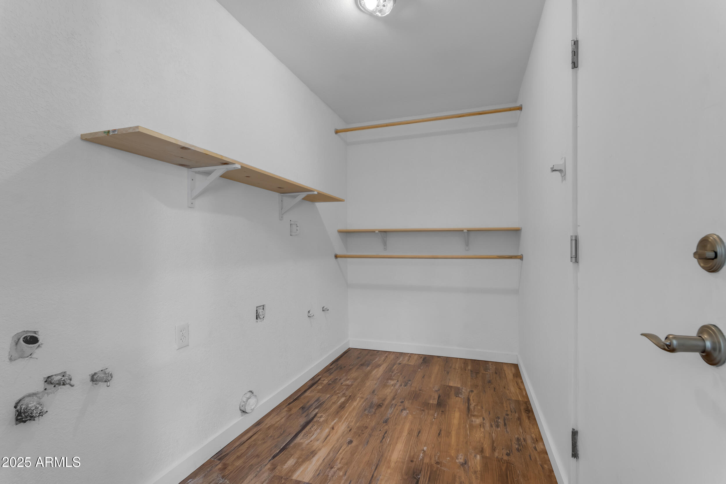 1511 E HARMONY Avenue