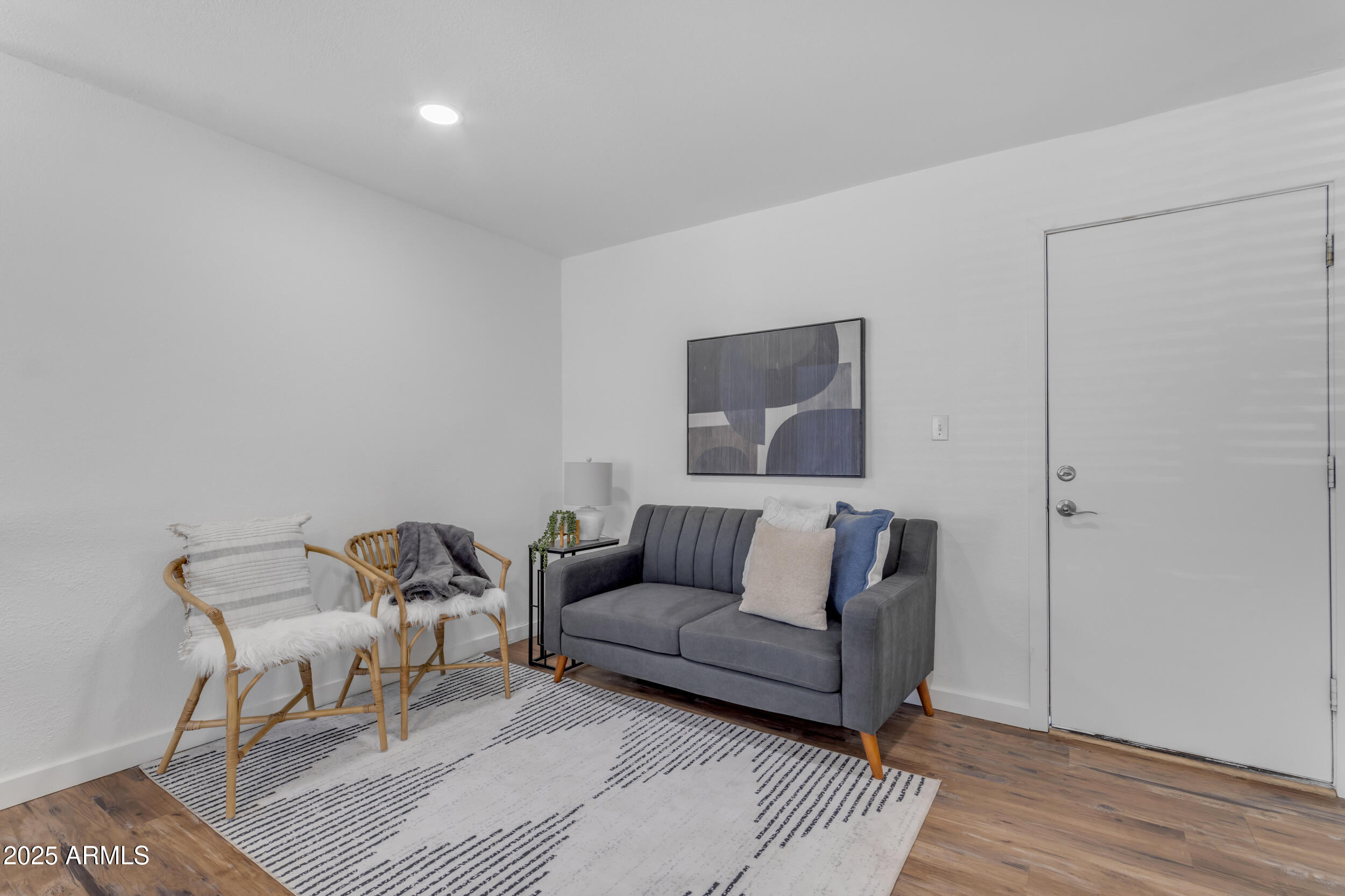 1511 E HARMONY Avenue