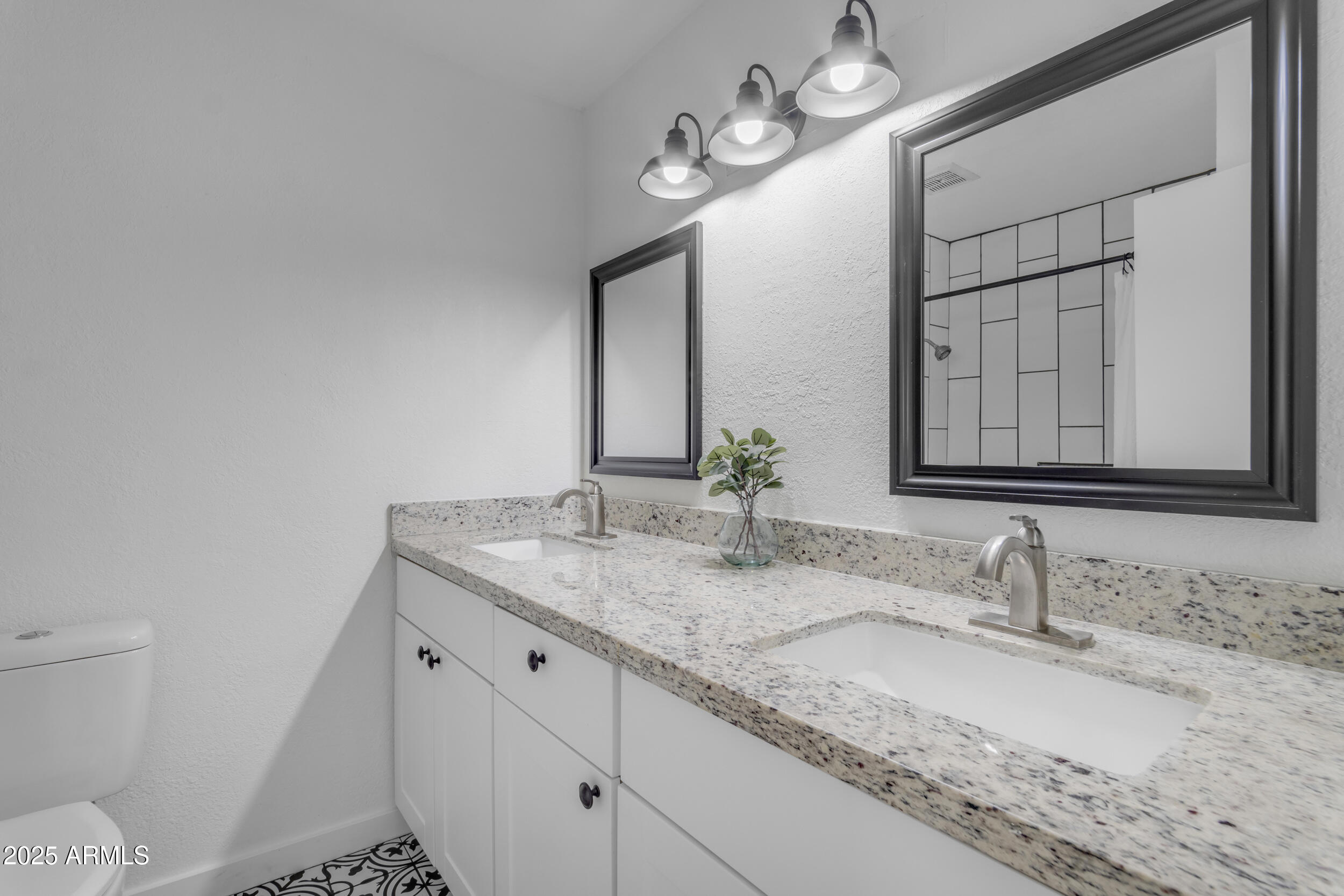 1511 E HARMONY Avenue