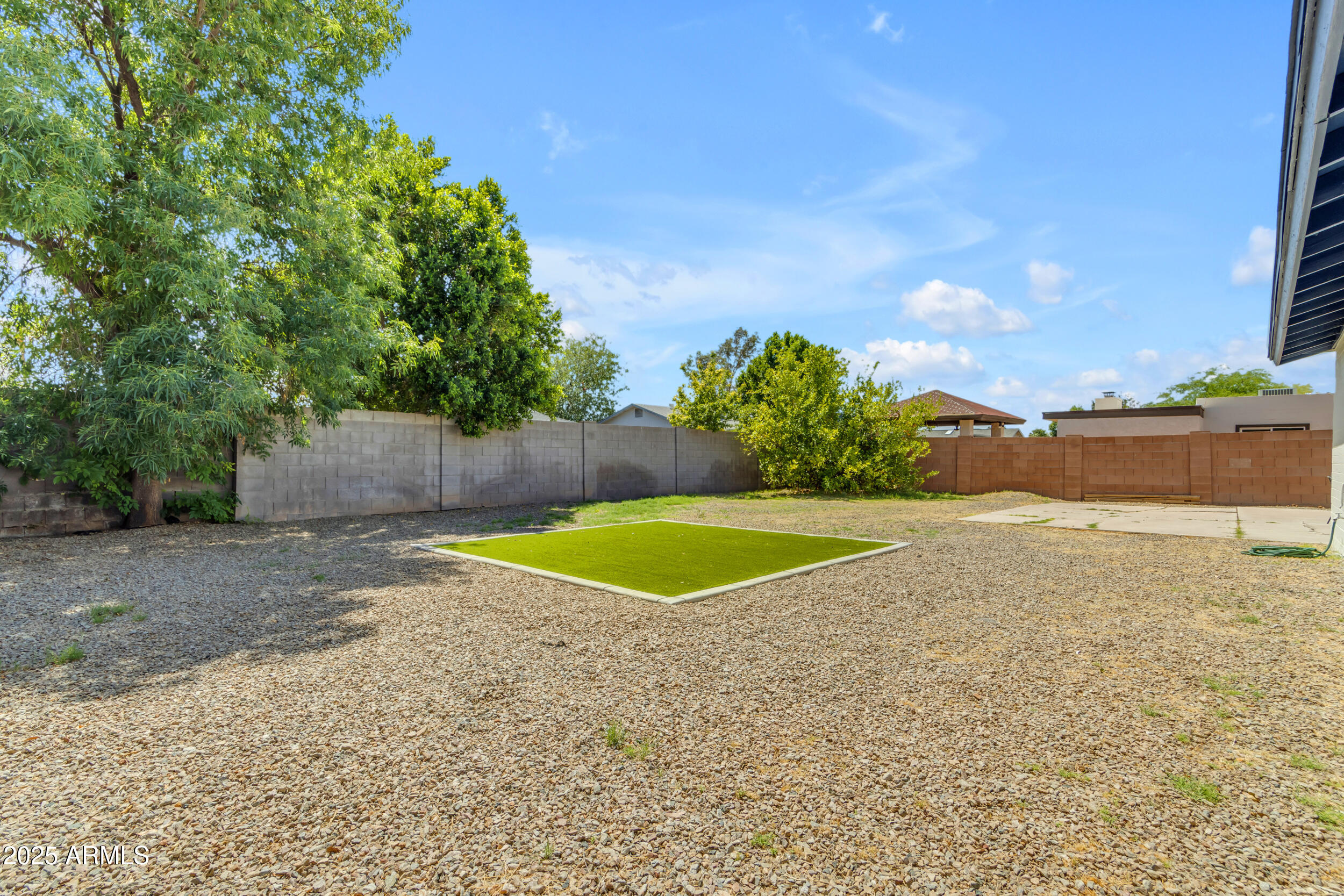 1511 E HARMONY Avenue