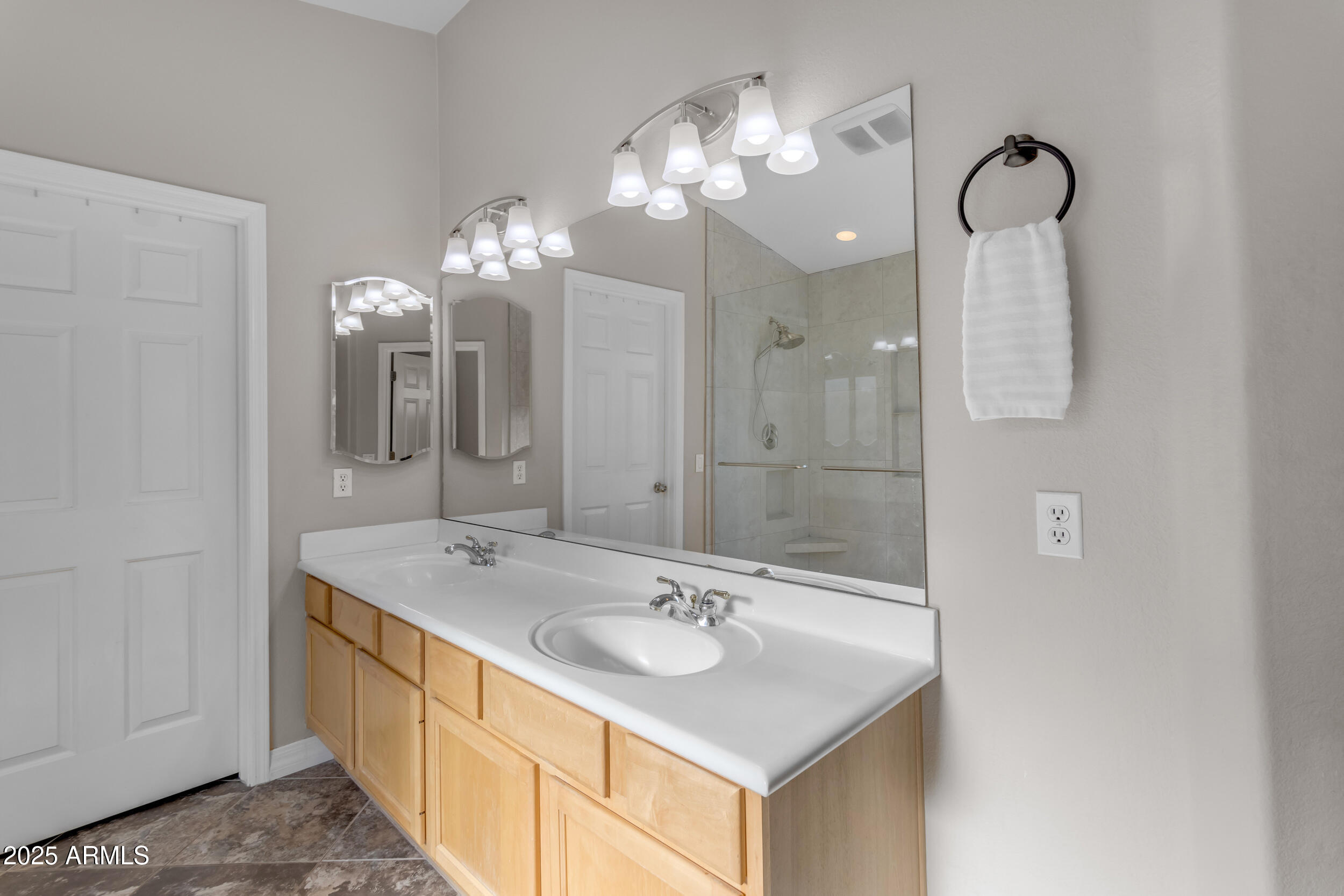 10305 E PLATA Avenue