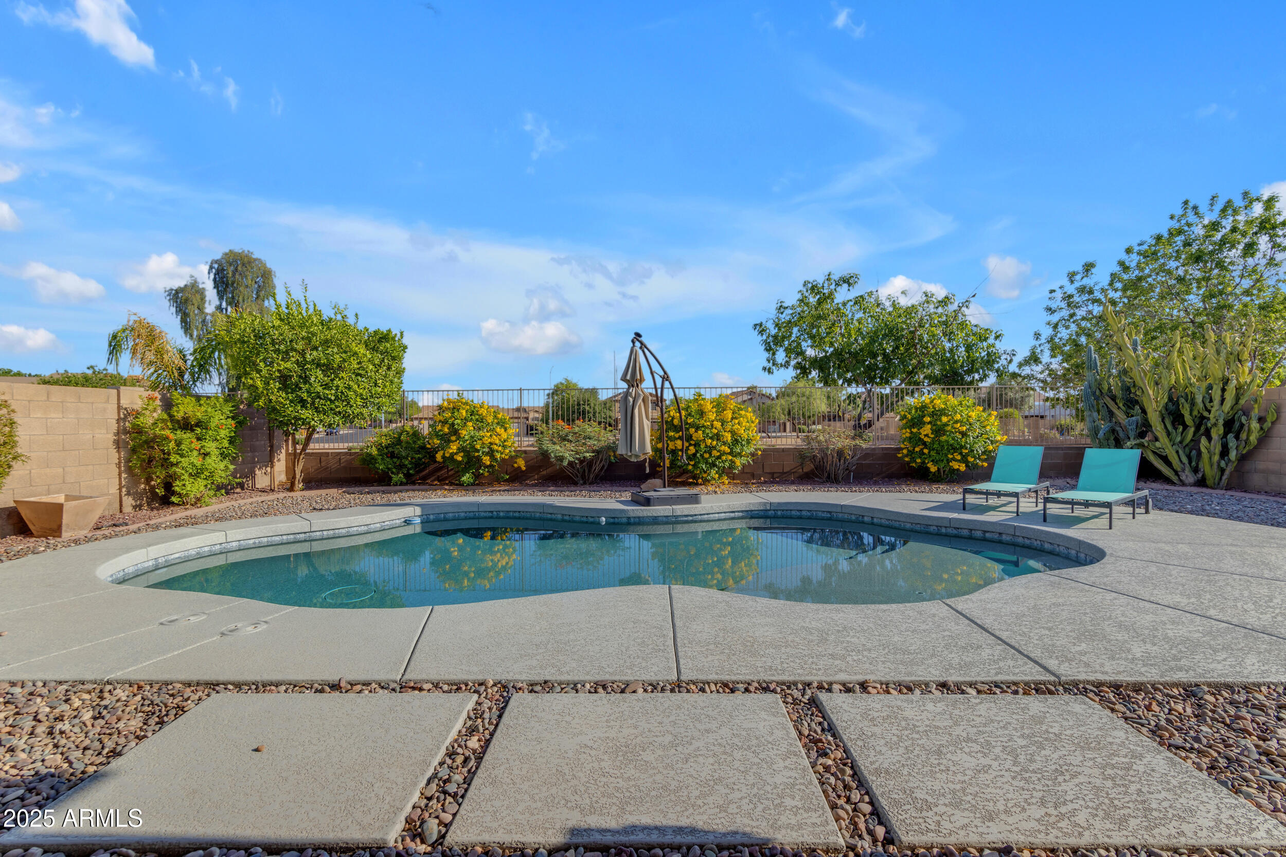 10305 E PLATA Avenue