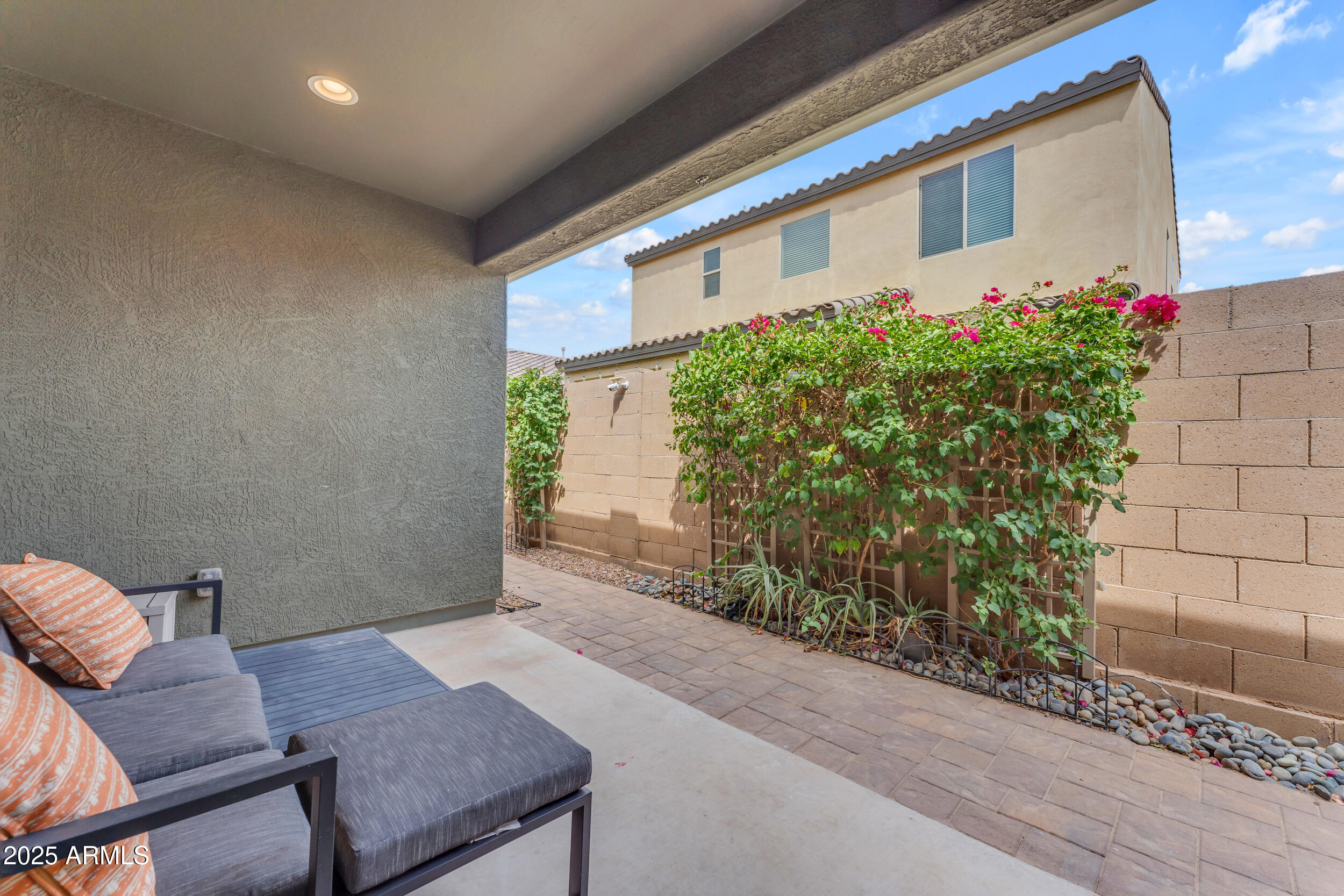 9853 E SOLSTICE Avenue