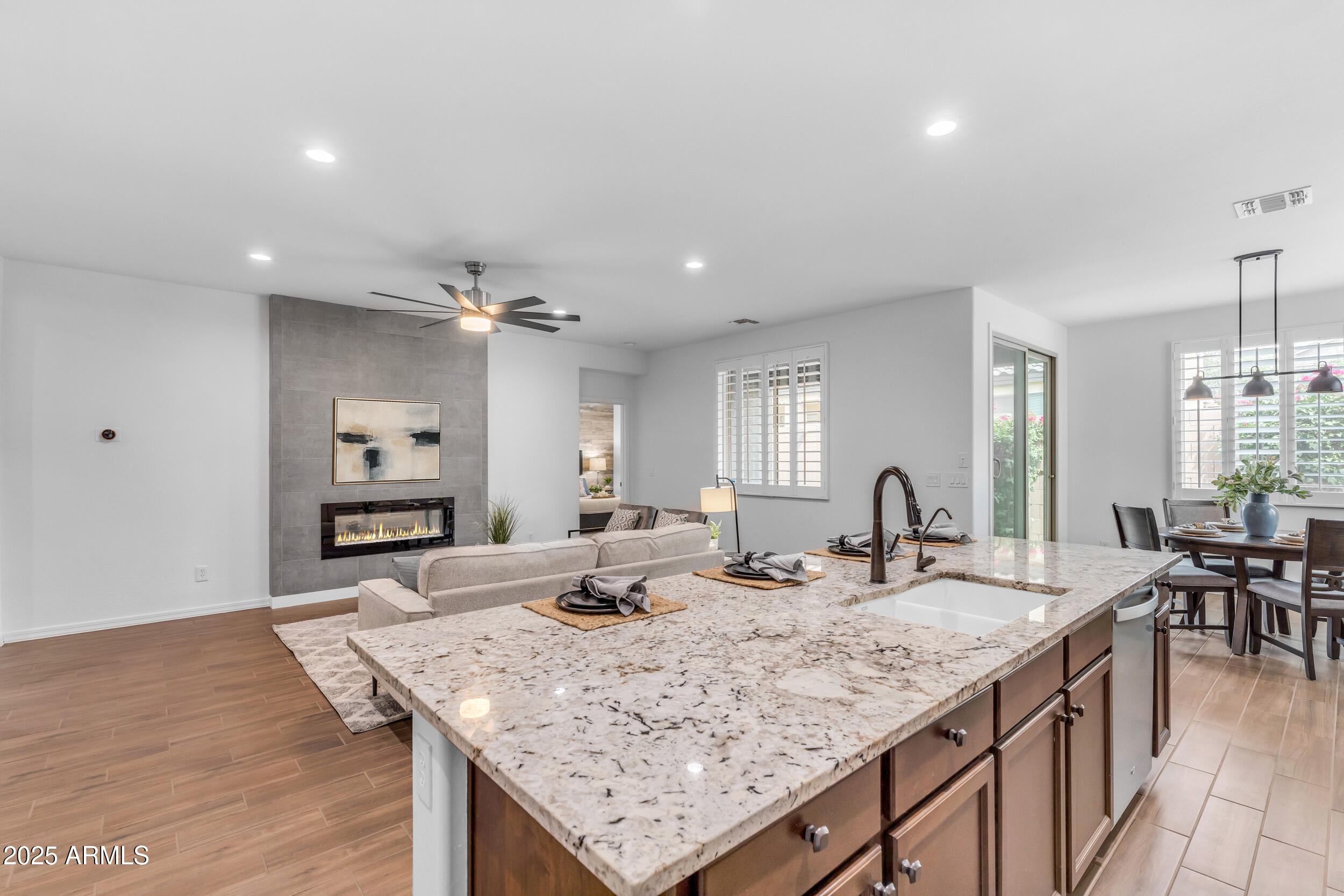 9853 E SOLSTICE Avenue