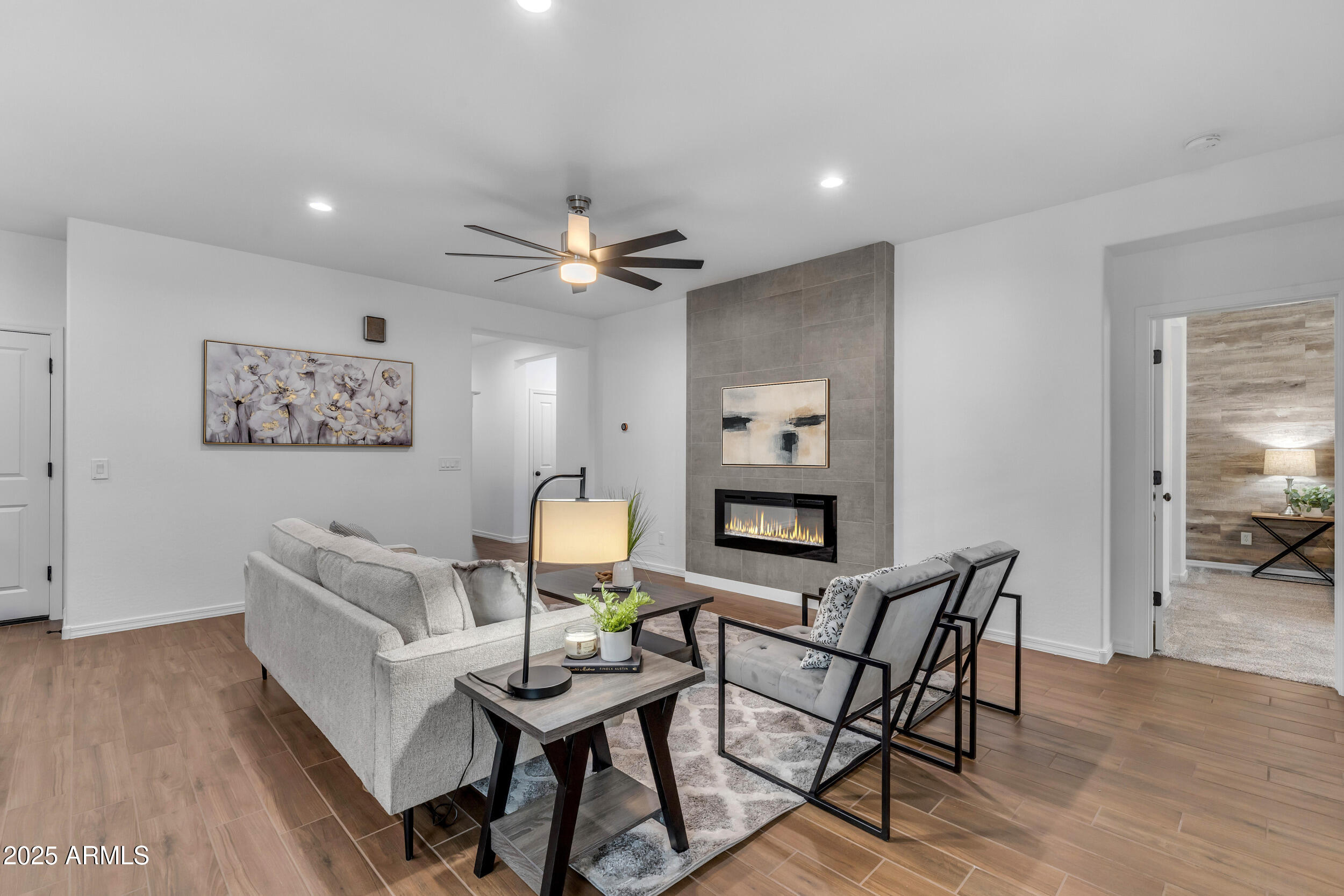 9853 E SOLSTICE Avenue