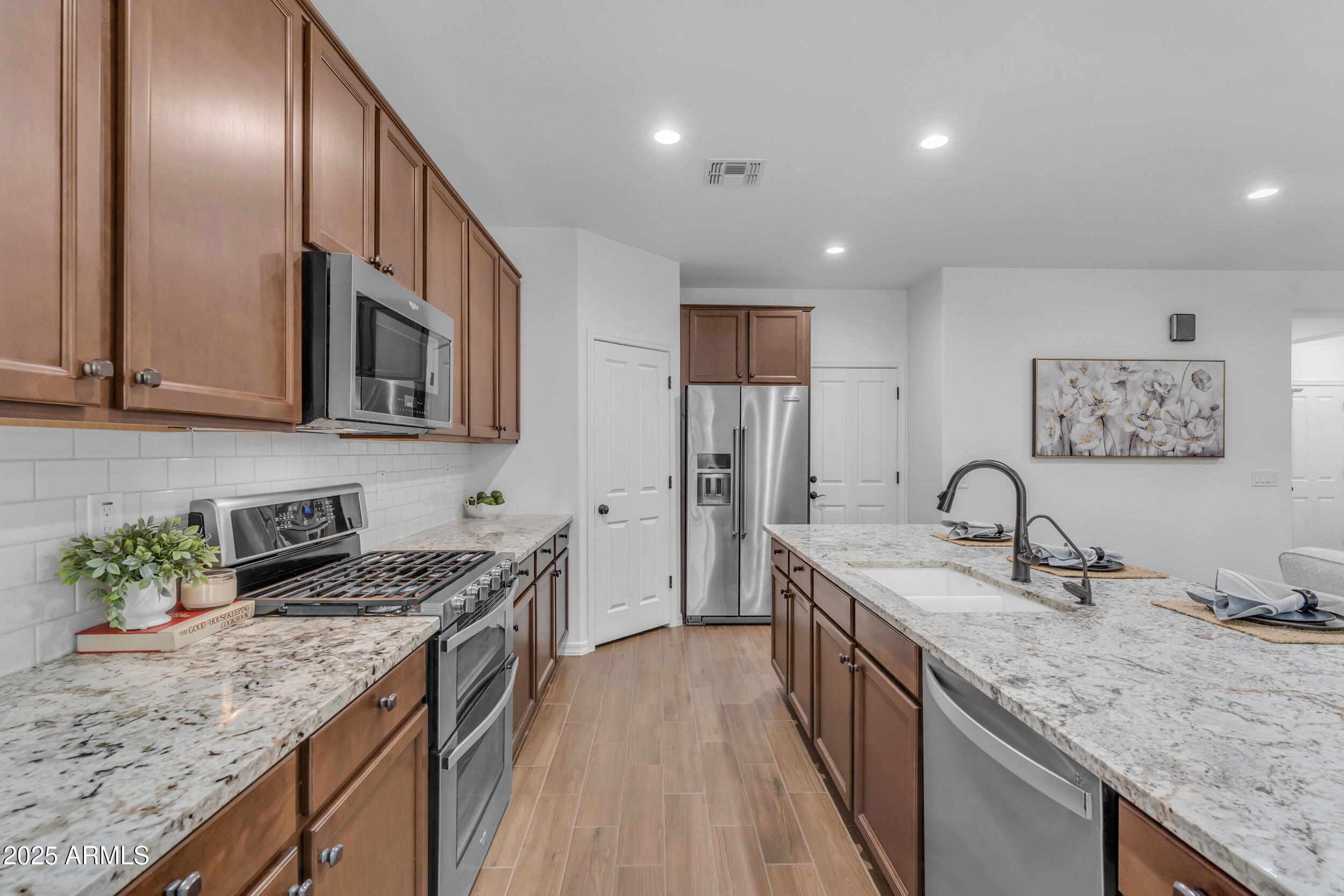 9853 E SOLSTICE Avenue