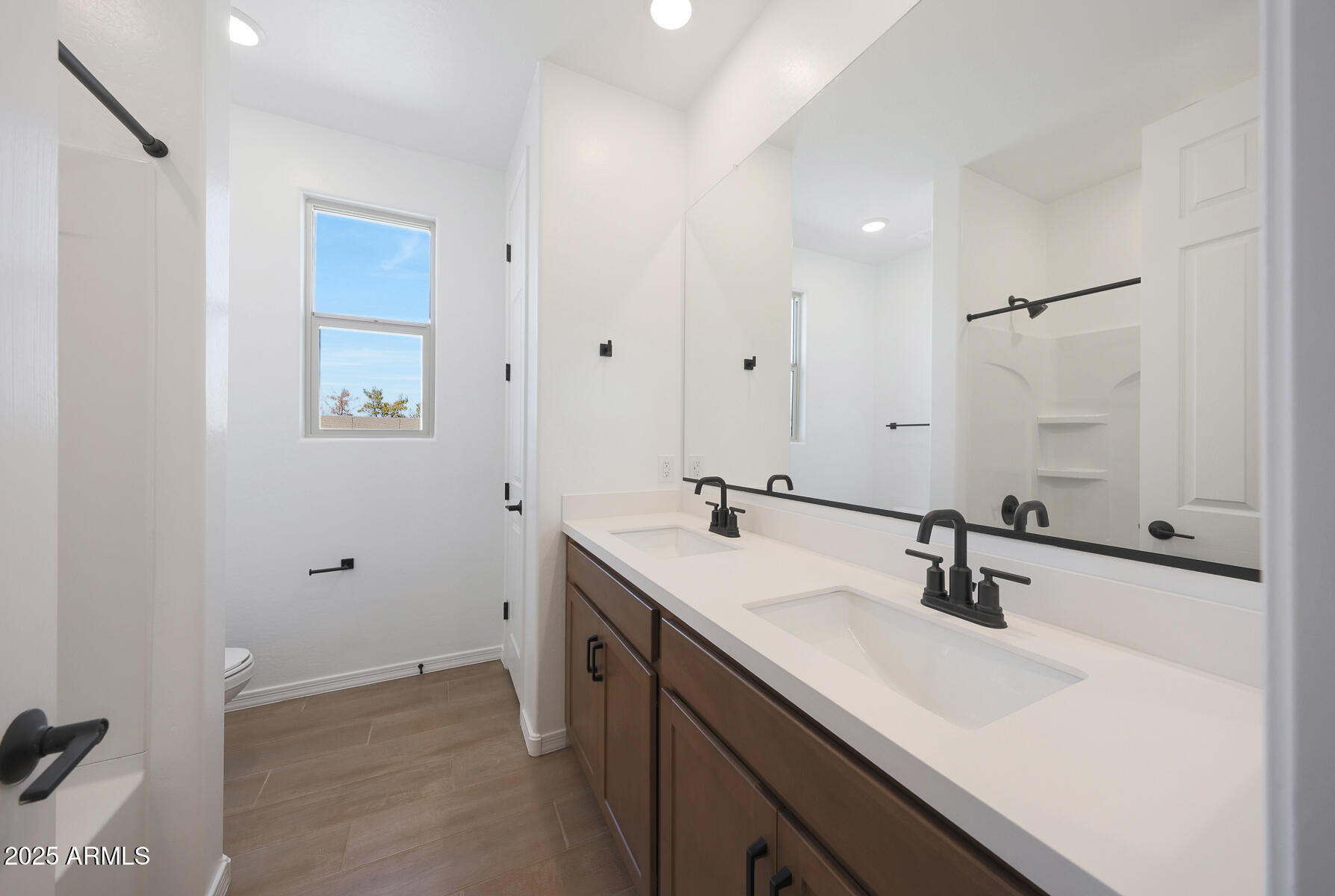 866 W Riparian Drive