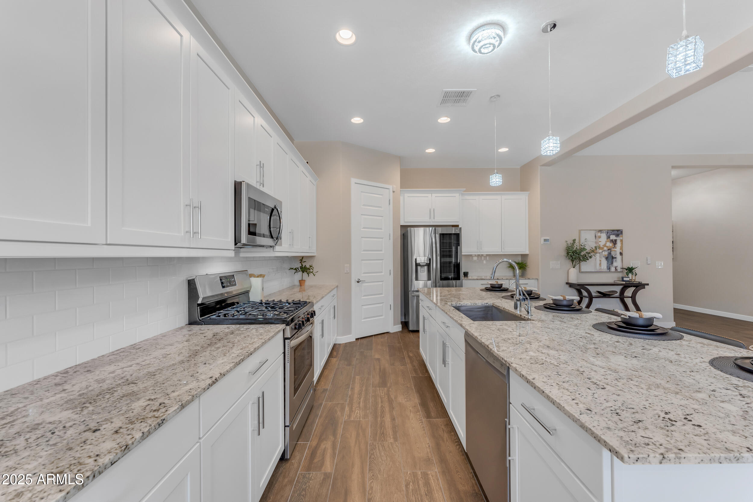 18916 W LAUREL Lane