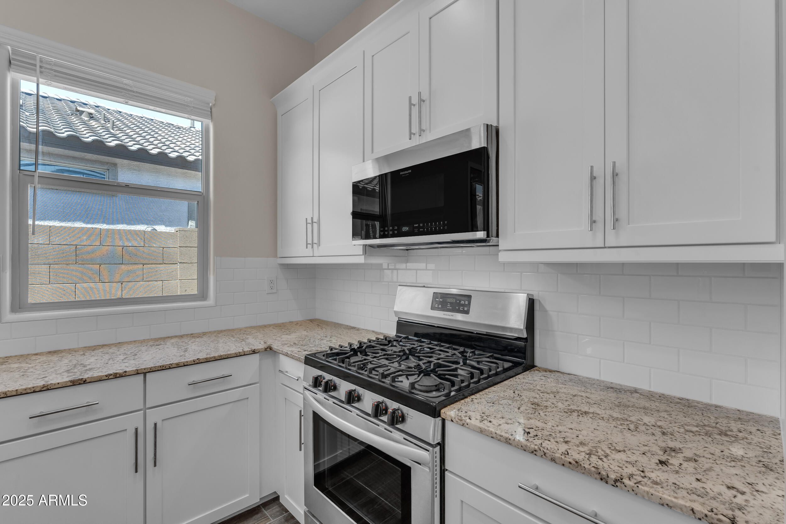 18916 W LAUREL Lane