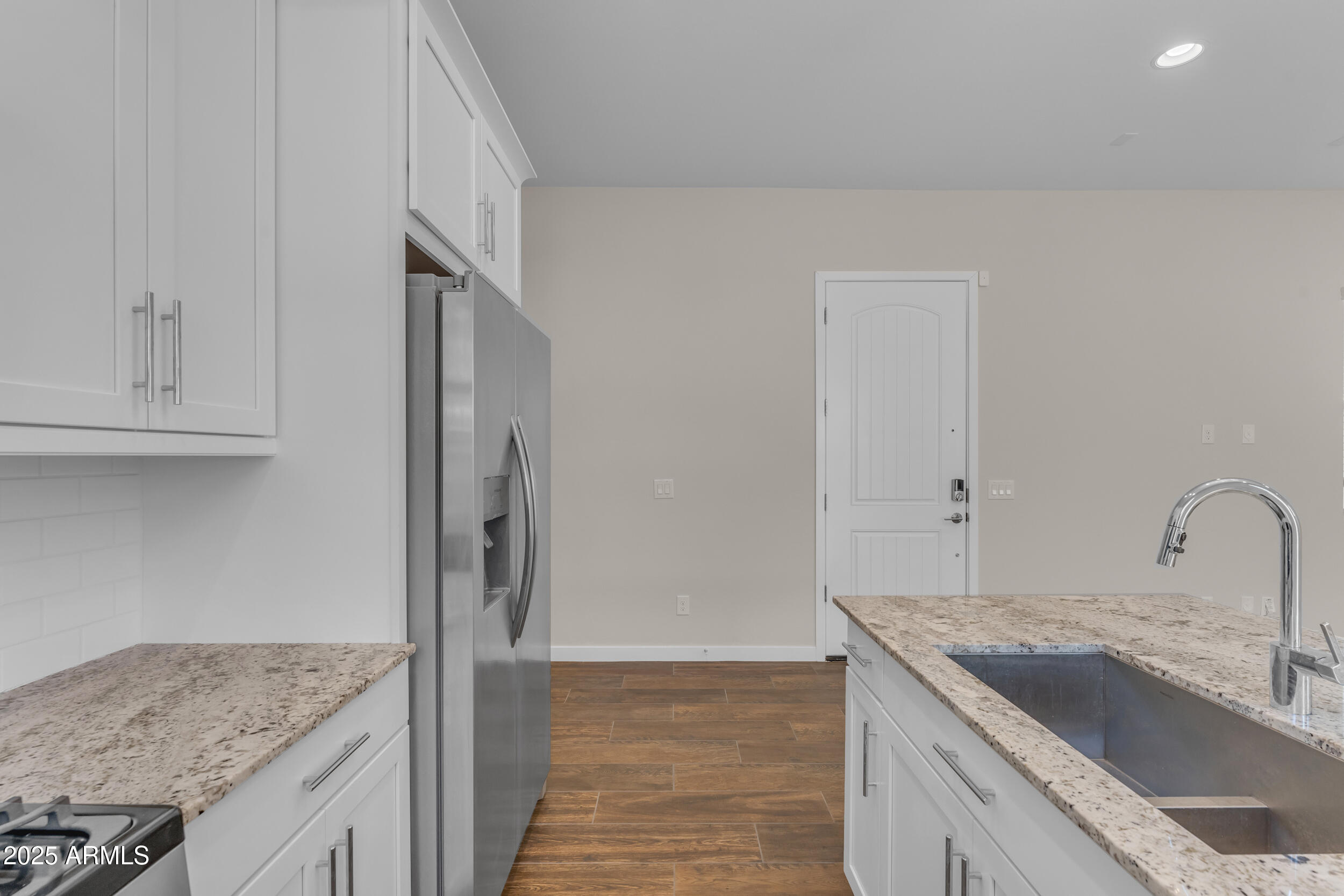 18916 W LAUREL Lane