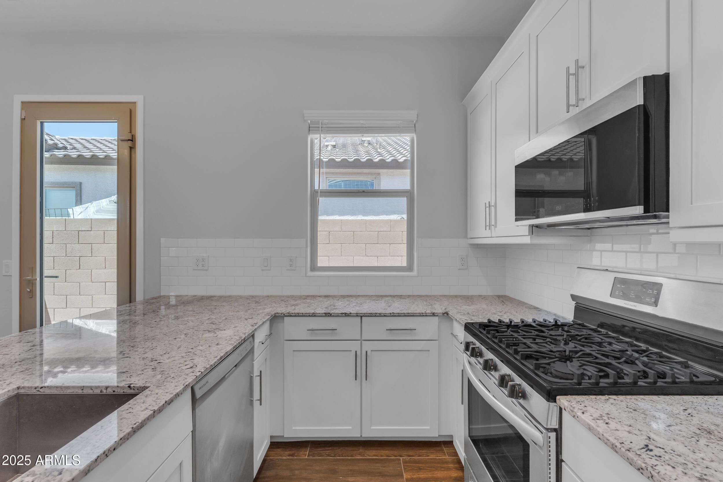 18916 W LAUREL Lane