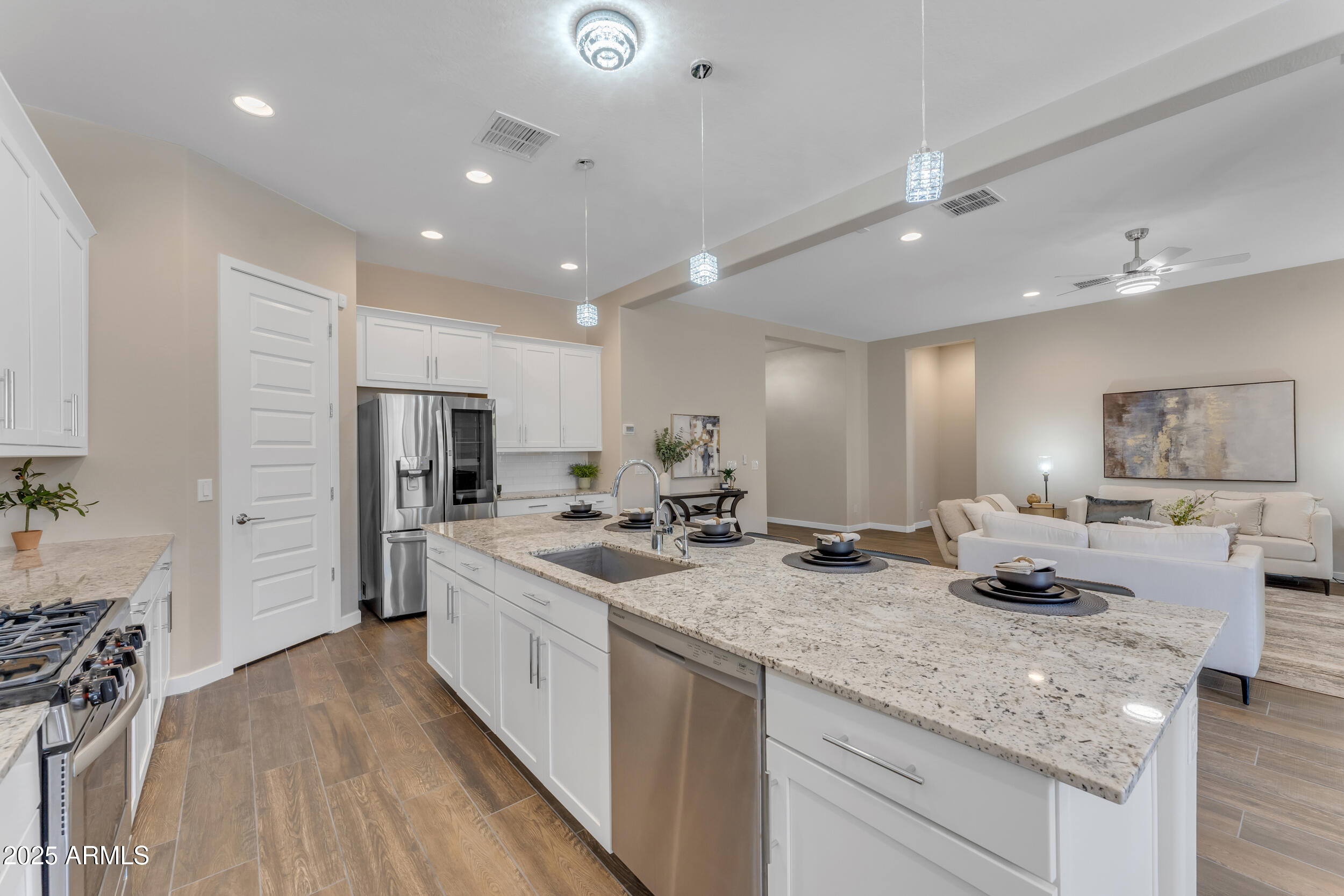 18916 W LAUREL Lane
