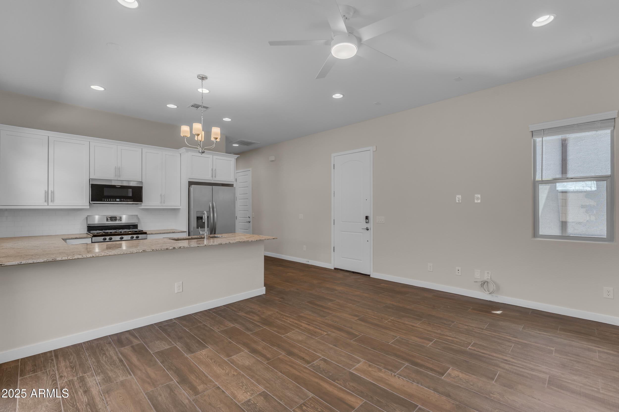 18916 W LAUREL Lane