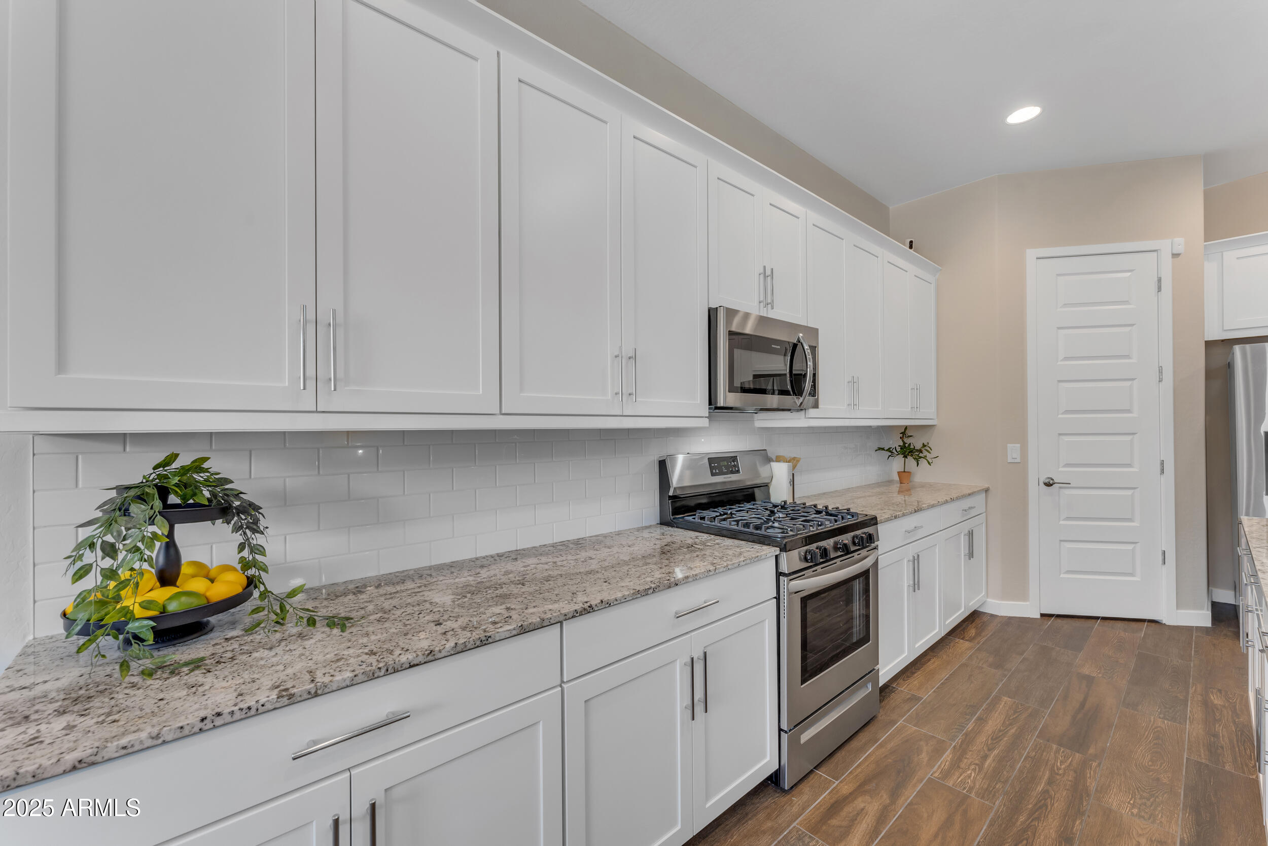 18916 W LAUREL Lane