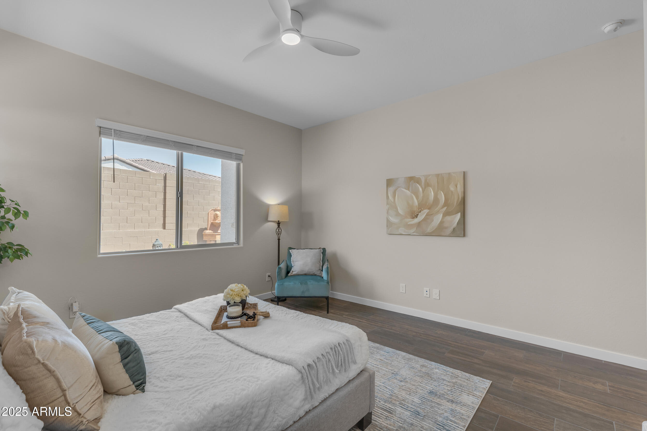18916 W LAUREL Lane