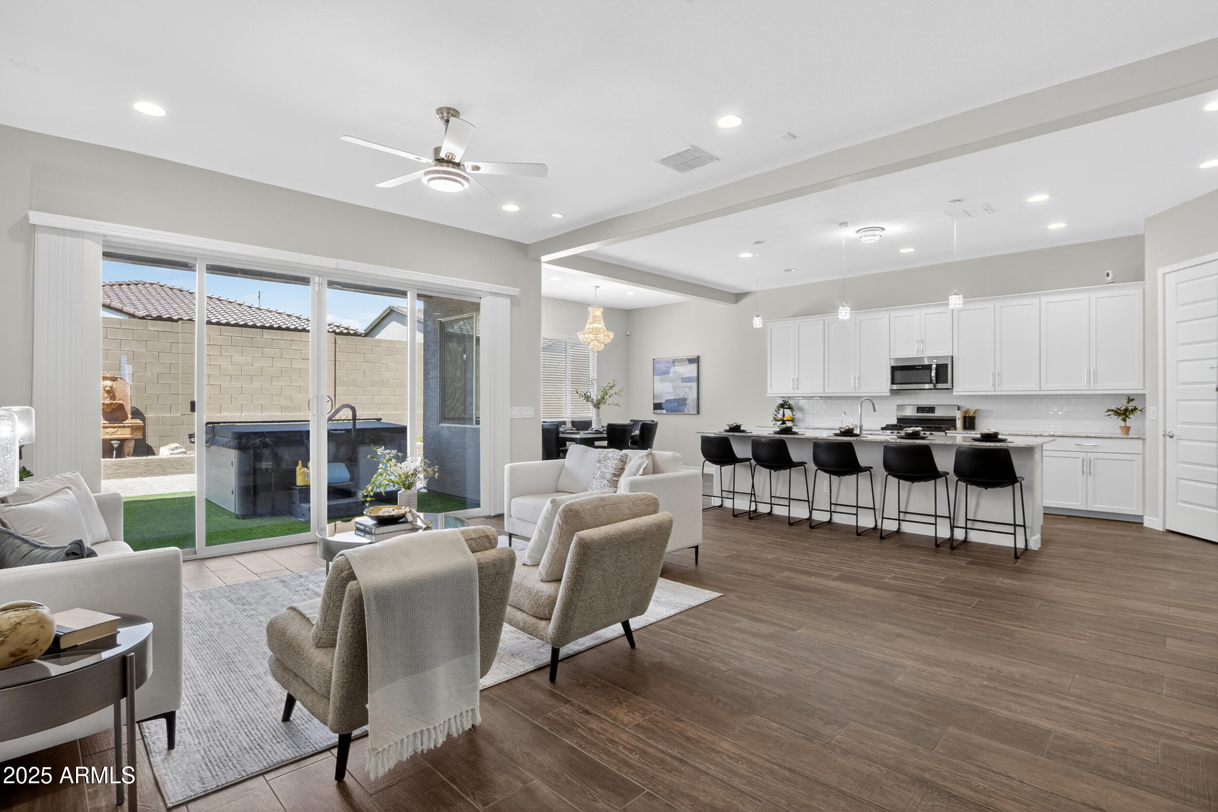 18916 W LAUREL Lane