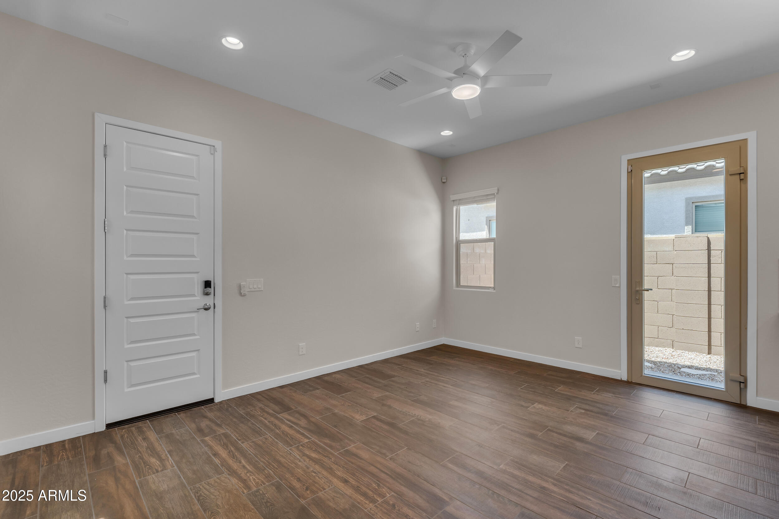 18916 W LAUREL Lane