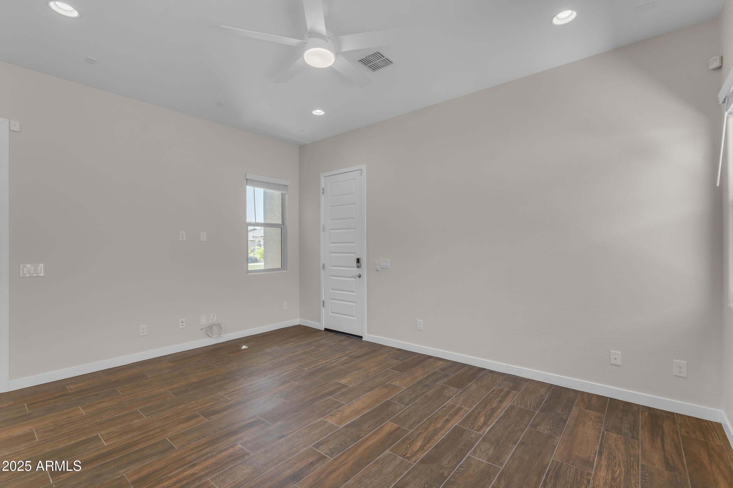 18916 W LAUREL Lane