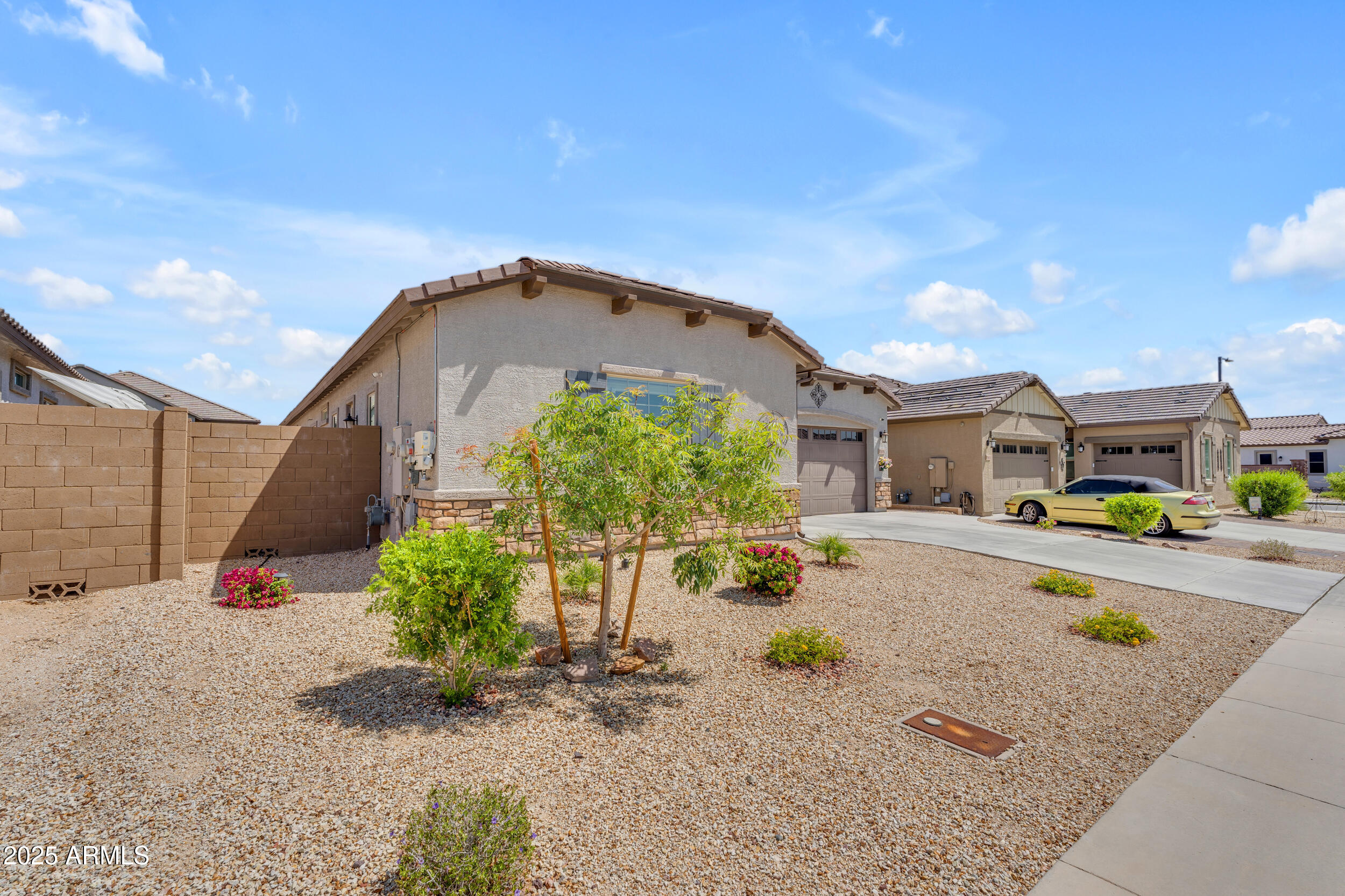 18916 W LAUREL Lane