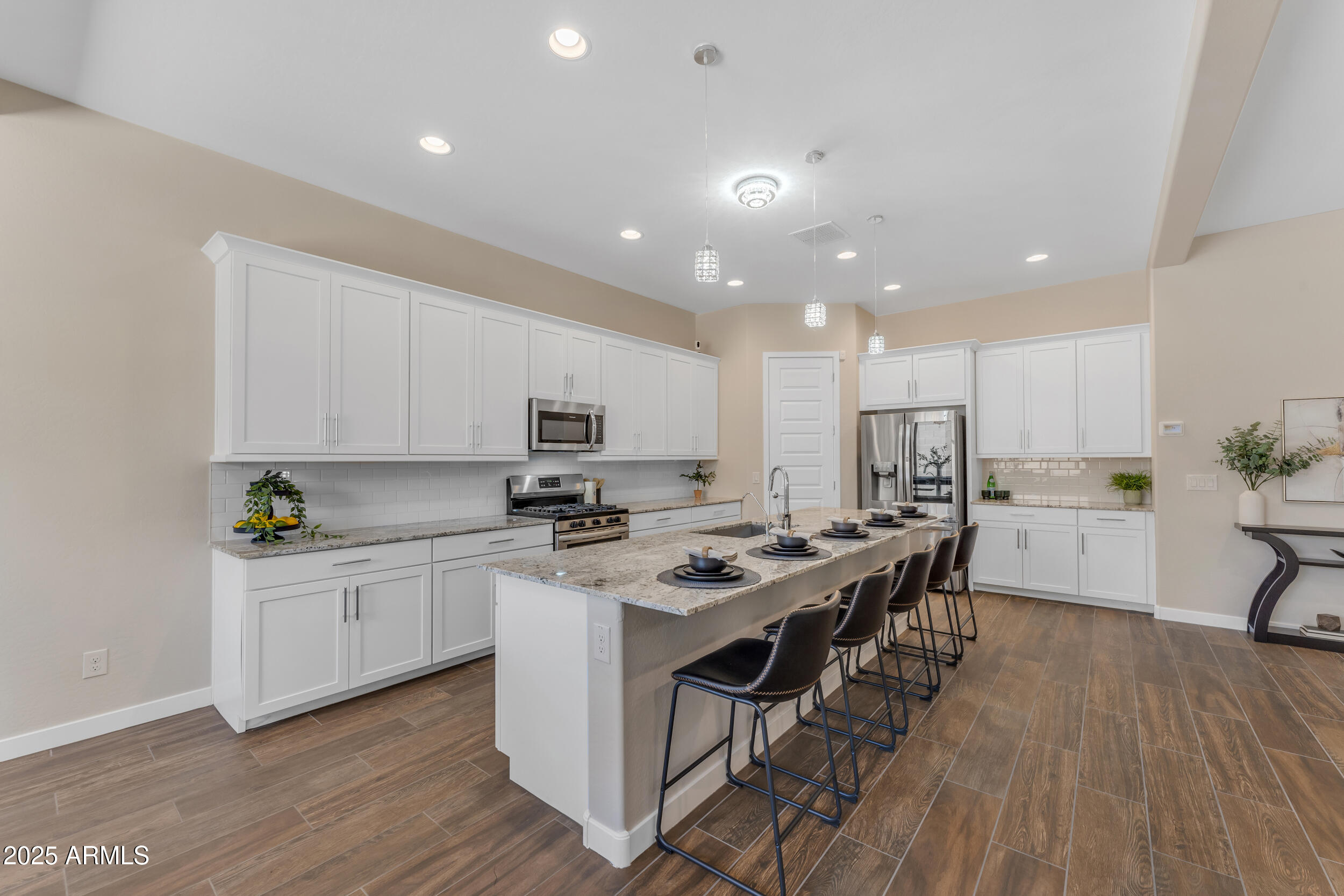 18916 W LAUREL Lane