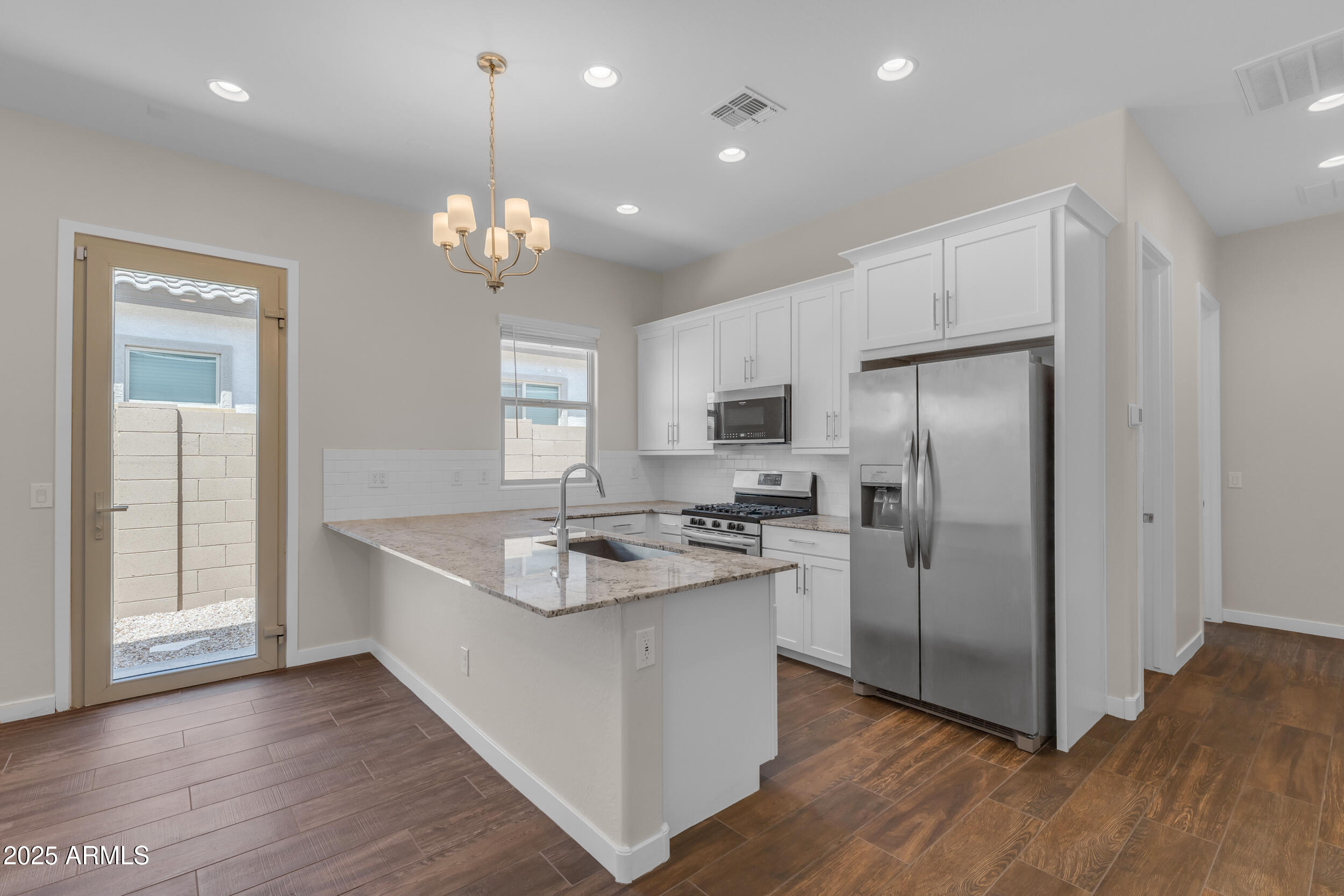 18916 W LAUREL Lane