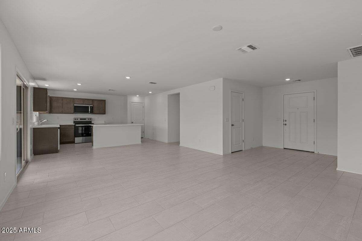 18221 E ZUZA Drive